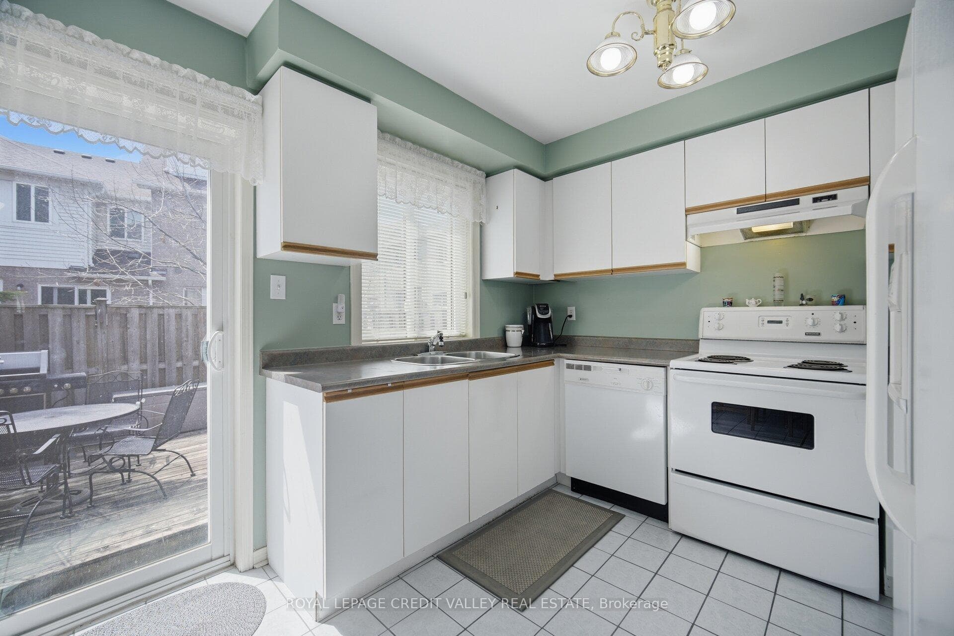 95 Spadina Road photo 10