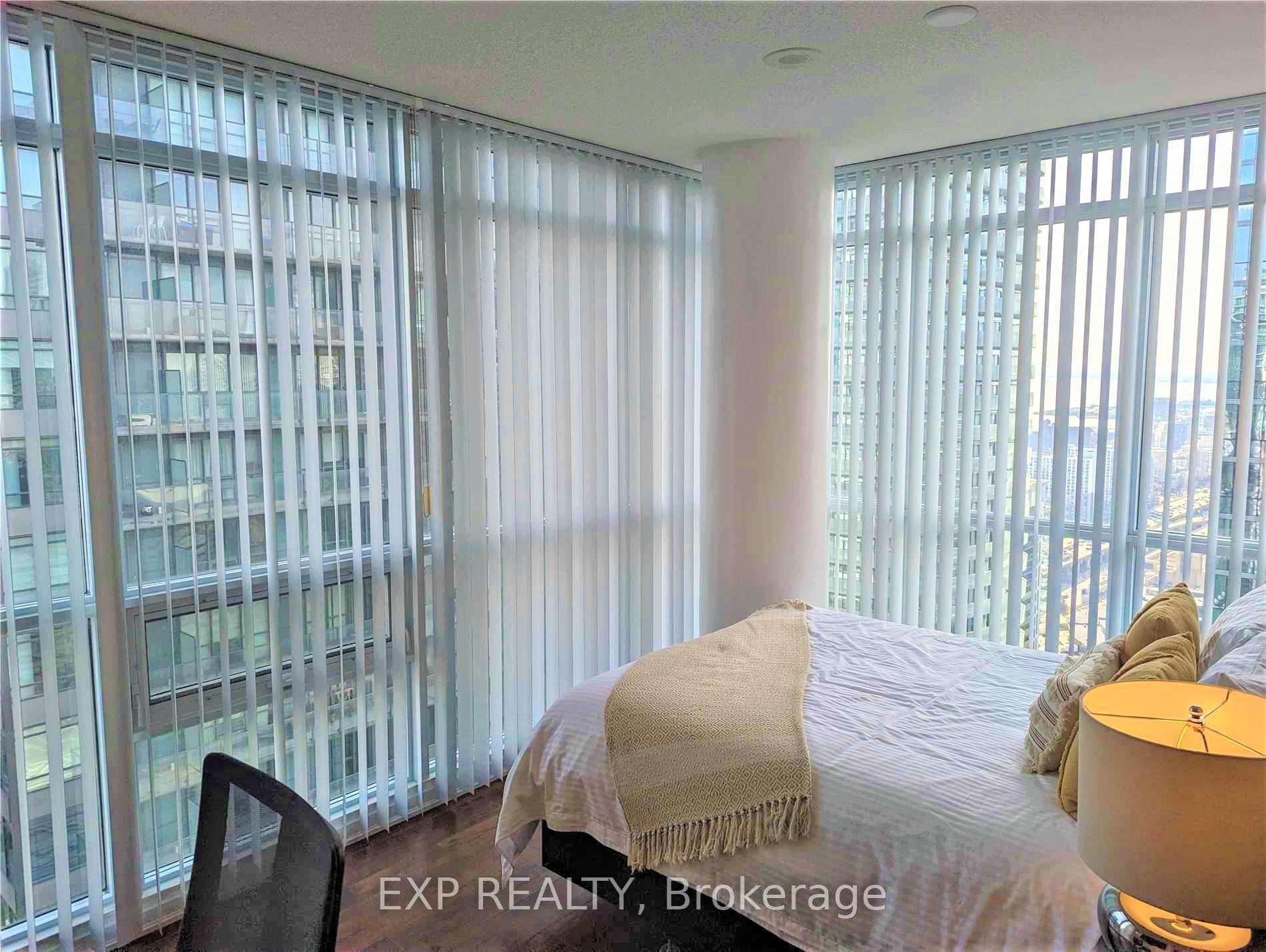 65 Bremner Boulevard Unit 4002 photo 9