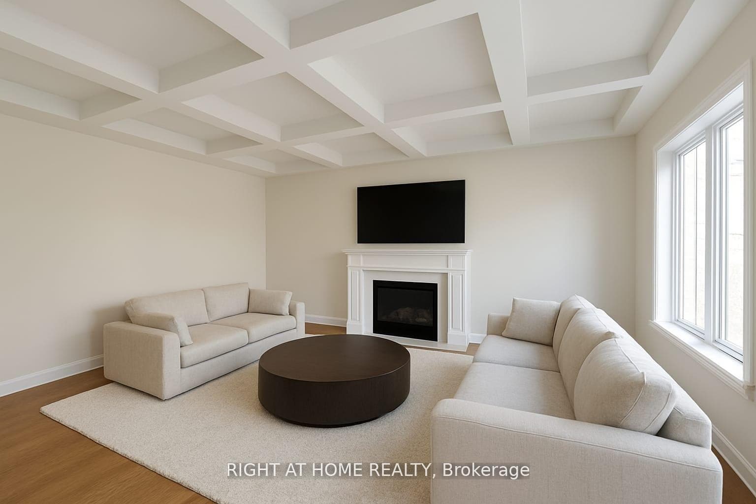 8 La Reine Avenue photo 3
