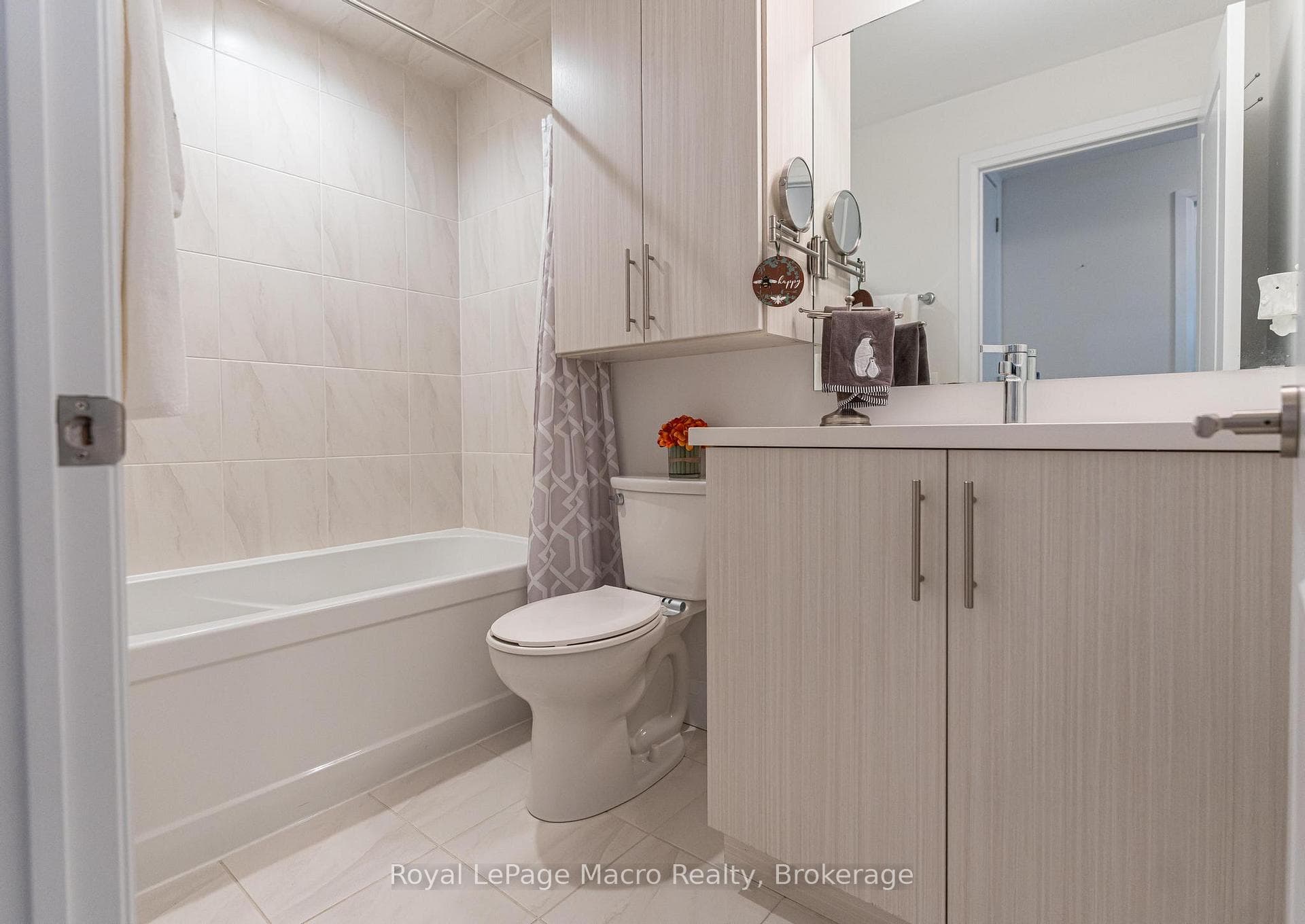 1 Redfern Avenue Unit 339 photo 15