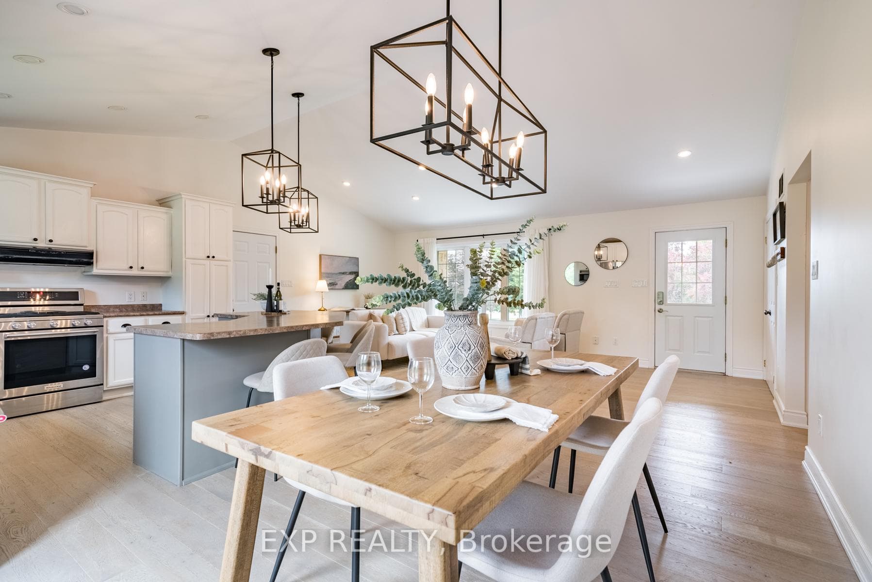 138 Johnston Court photo 7