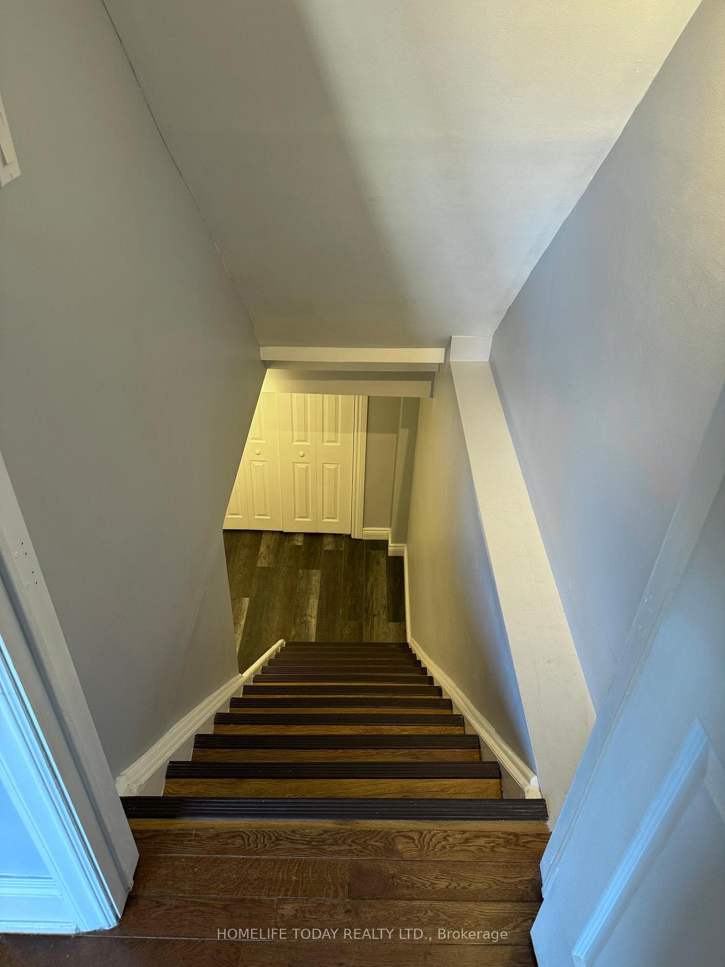 90 Carter Crescent photo 30