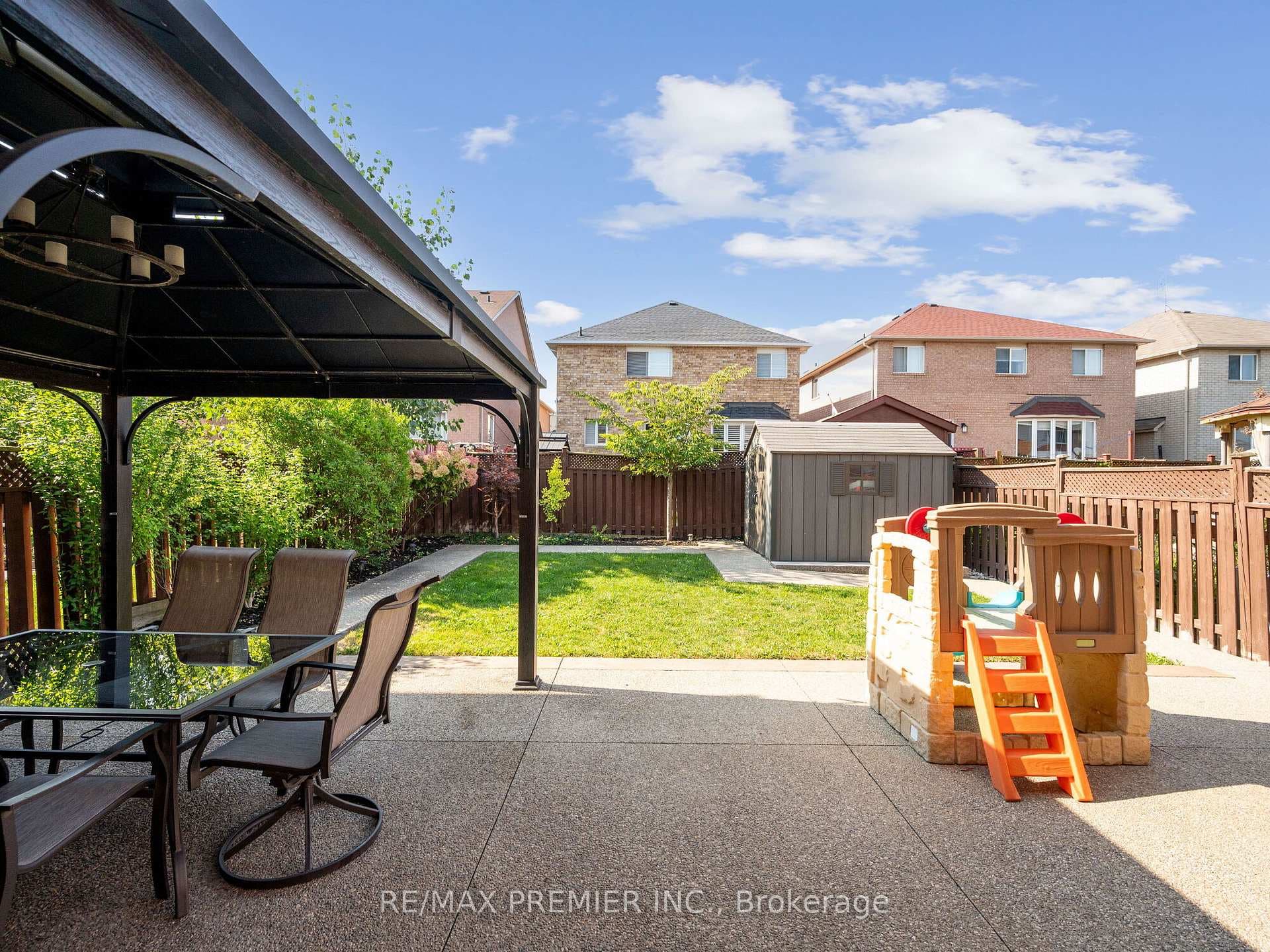 56 Fallstar Crescent photo 33