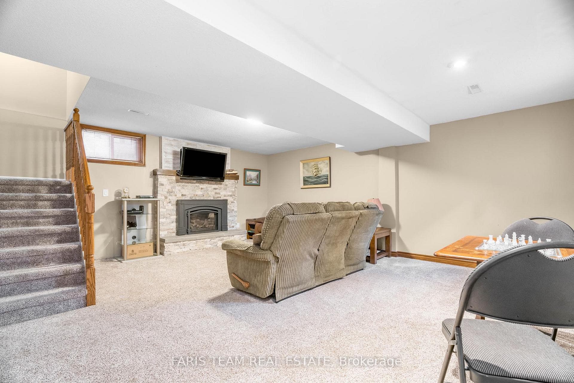 117 Chieftain Crescent photo 18