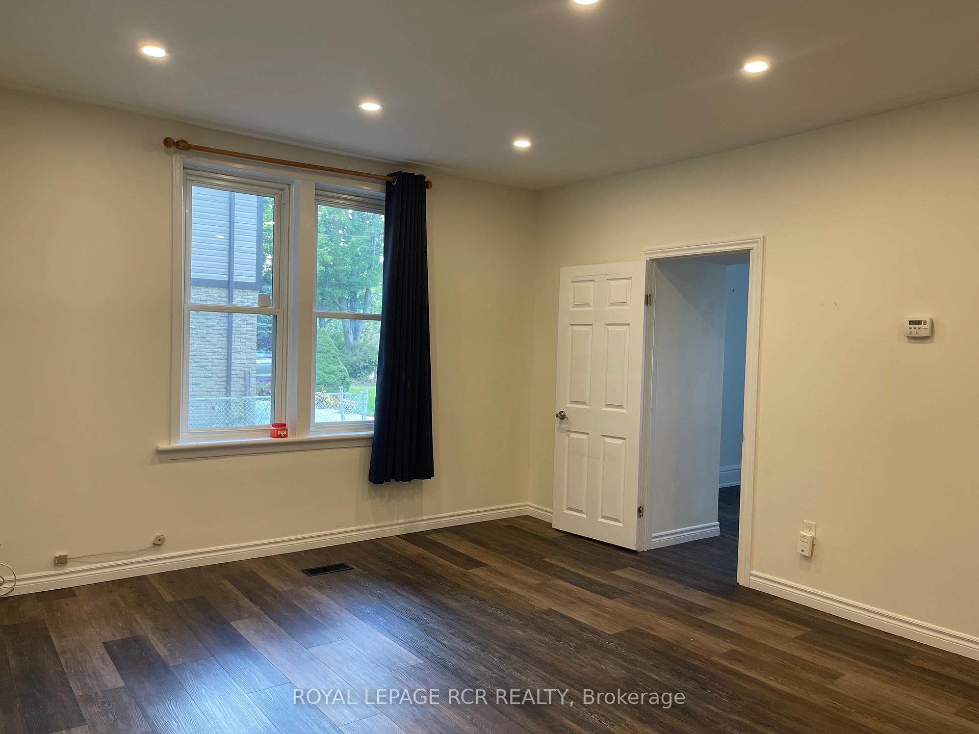 124 Poplar Avenue Unit Main Floor photo 6