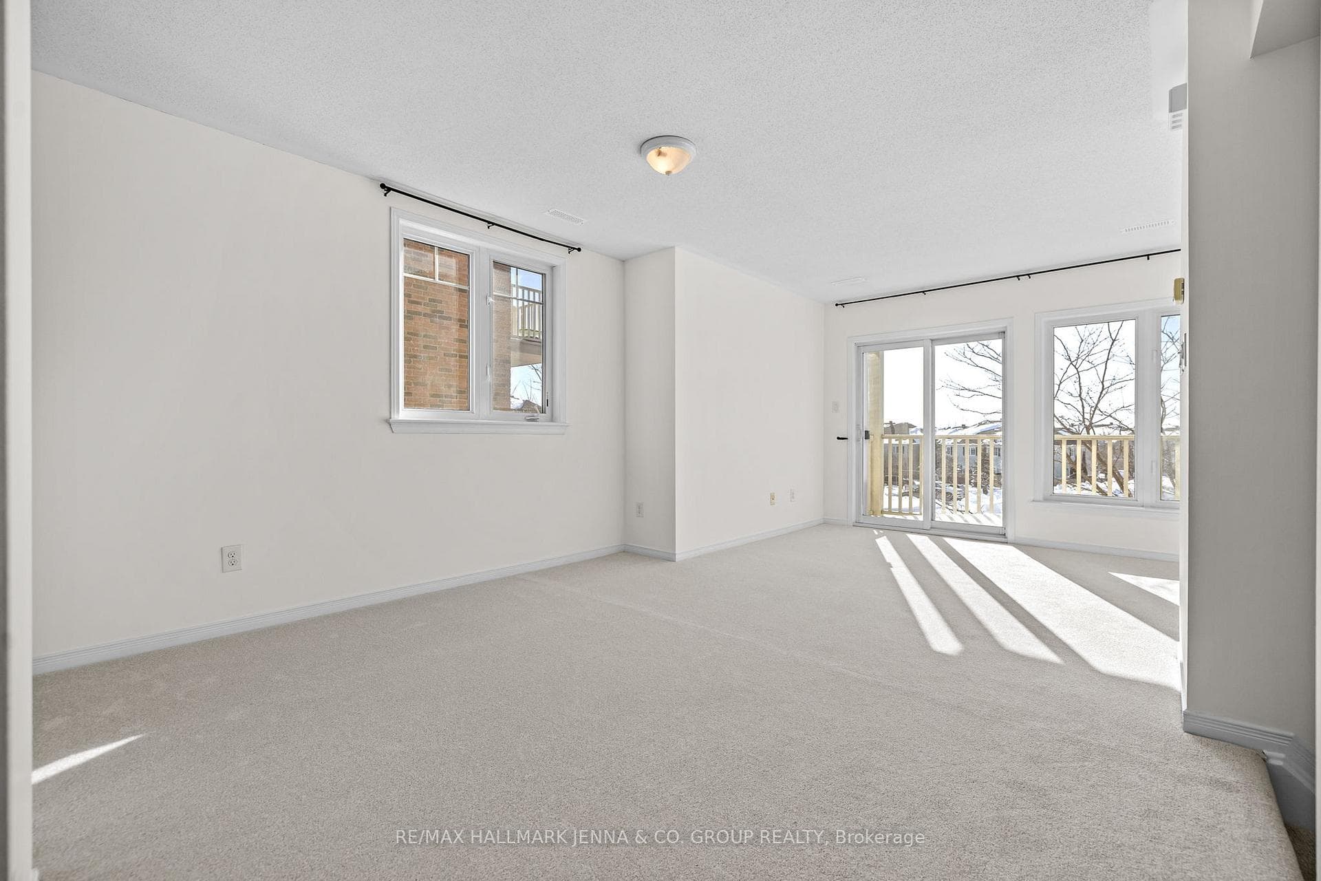 2561 Longfields Road photo 12