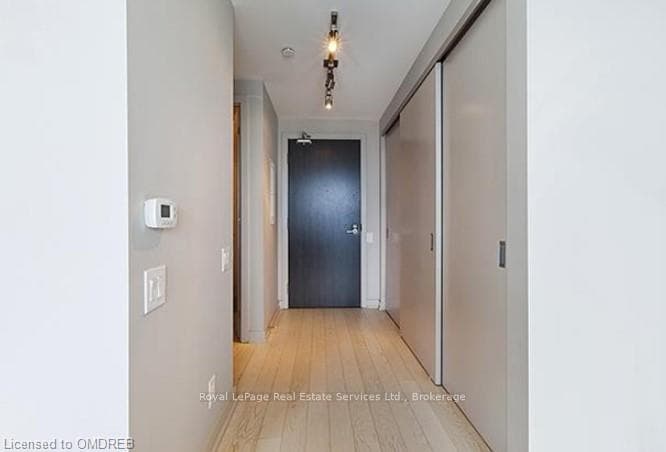 11 CHARLOTTE Street Unit 2106 photo 2