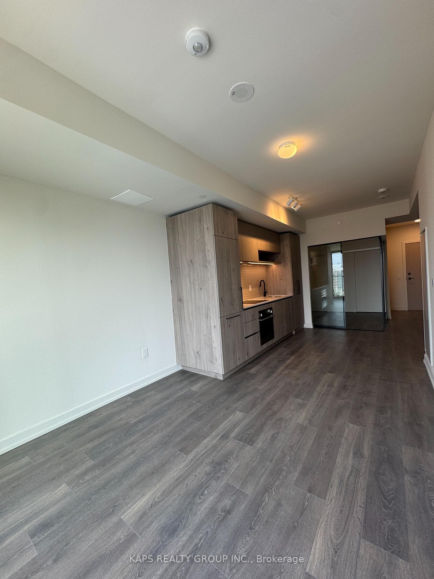 181 Sterling Road photo 11