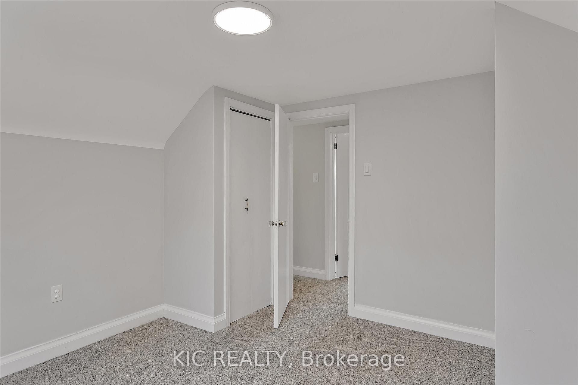 20 Mcnab Avenue photo 12