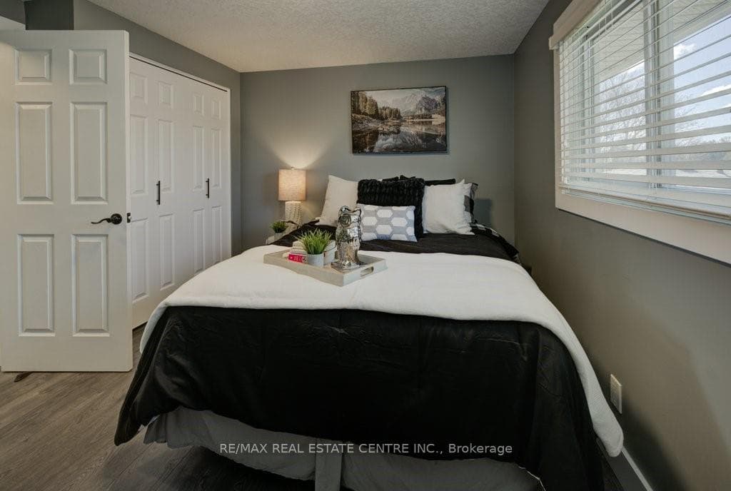 51 Rossford Crescent photo 15