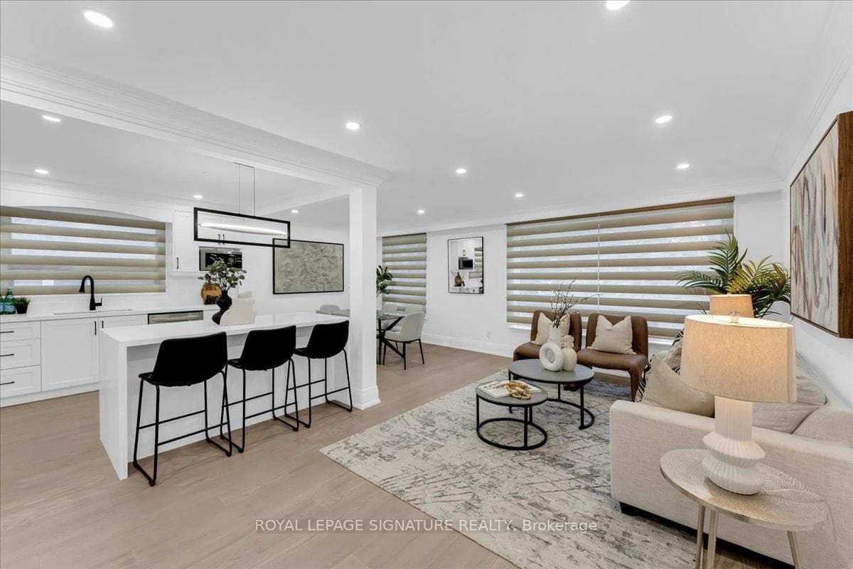 29 Broadlands Boulevard photo 4