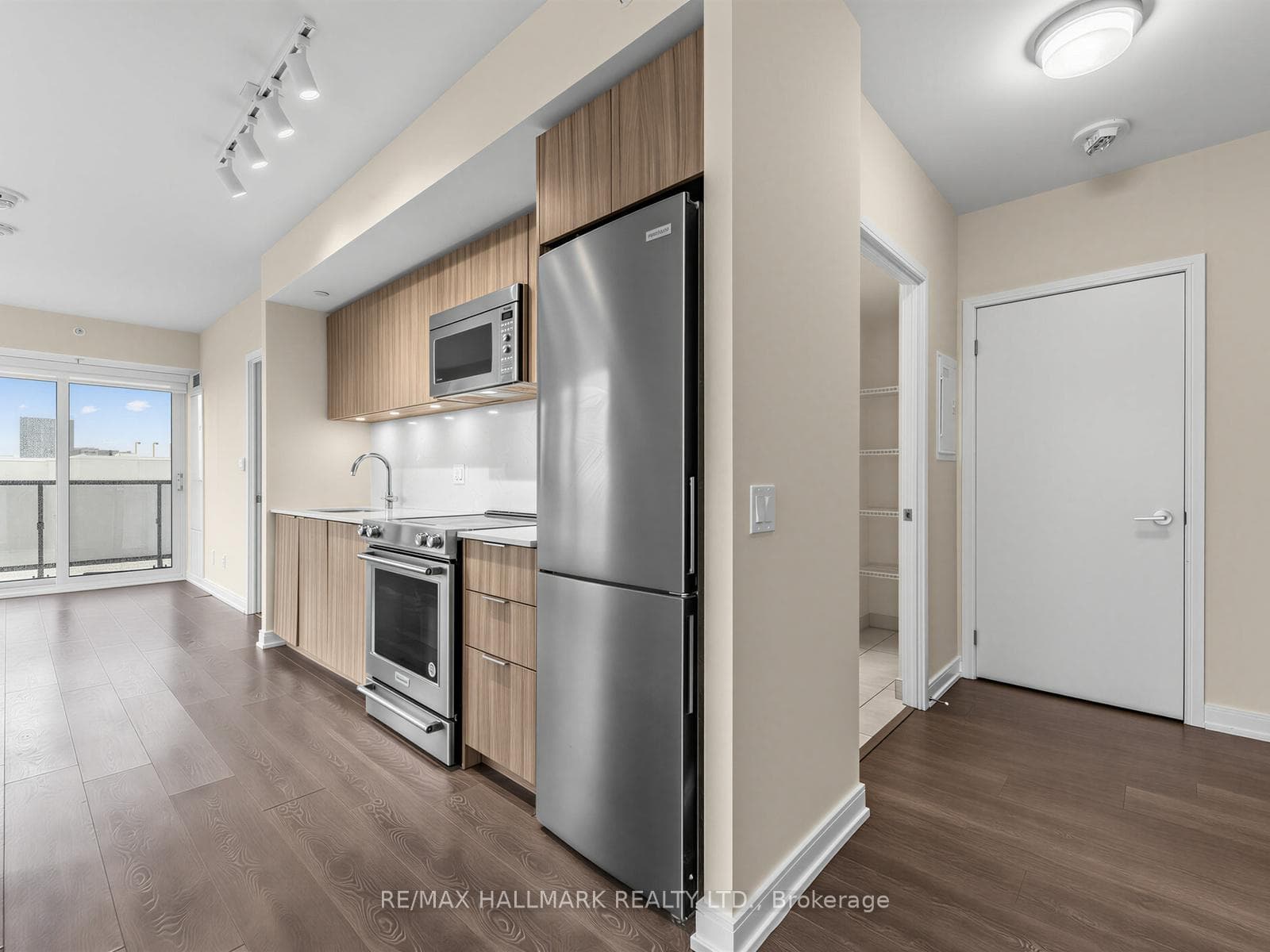 30 Samuel Wood Way Unit 2304 photo 7