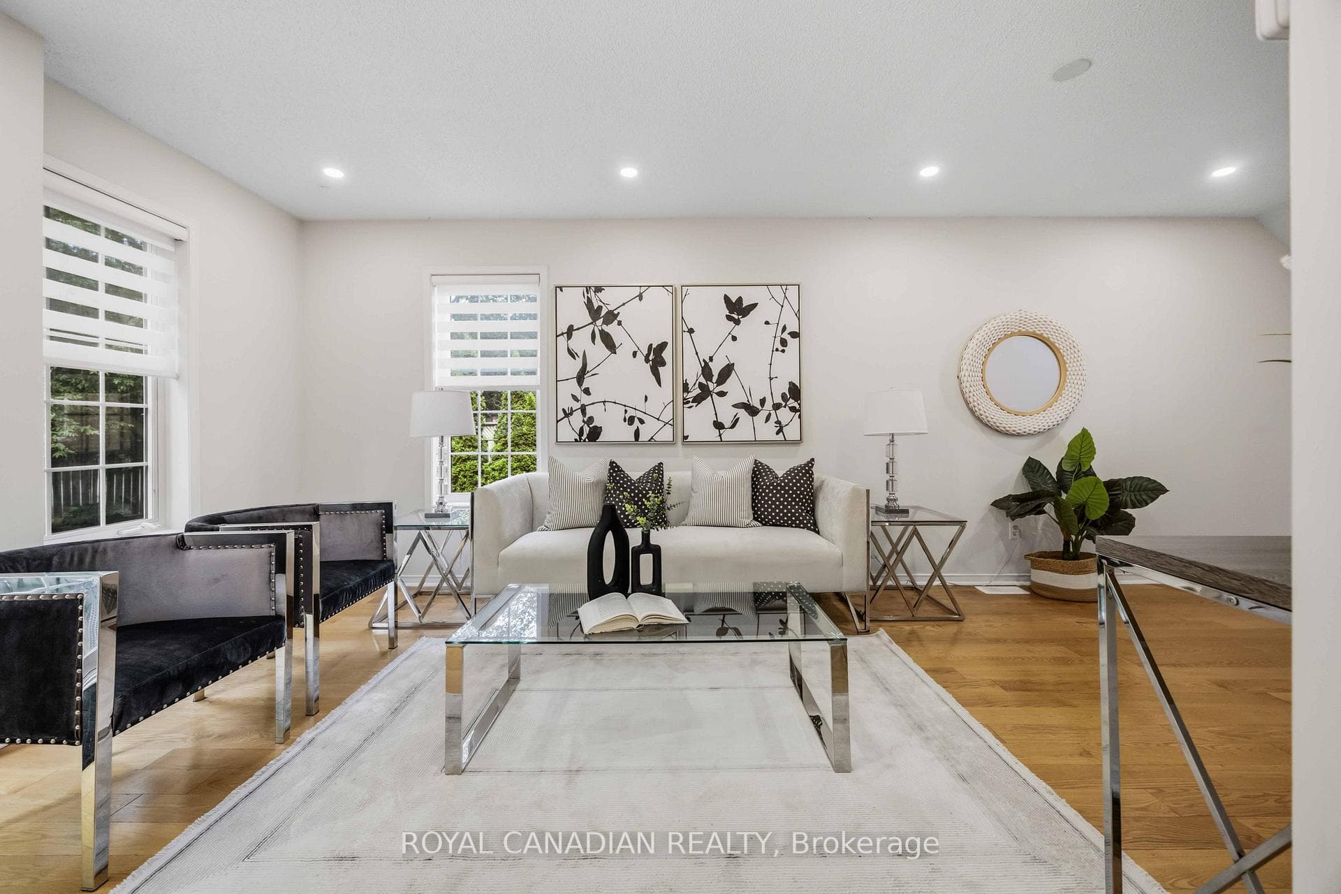 137 Stokely Crescent photo 12