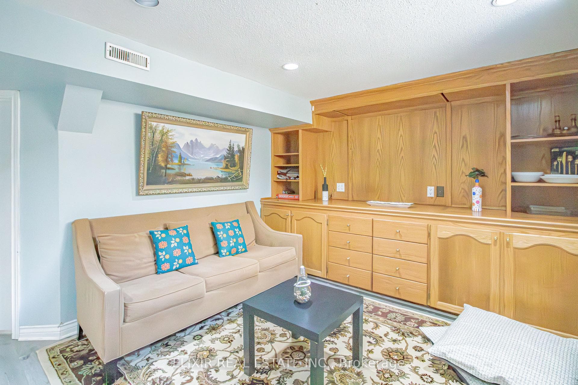 360 HALE Street photo 19