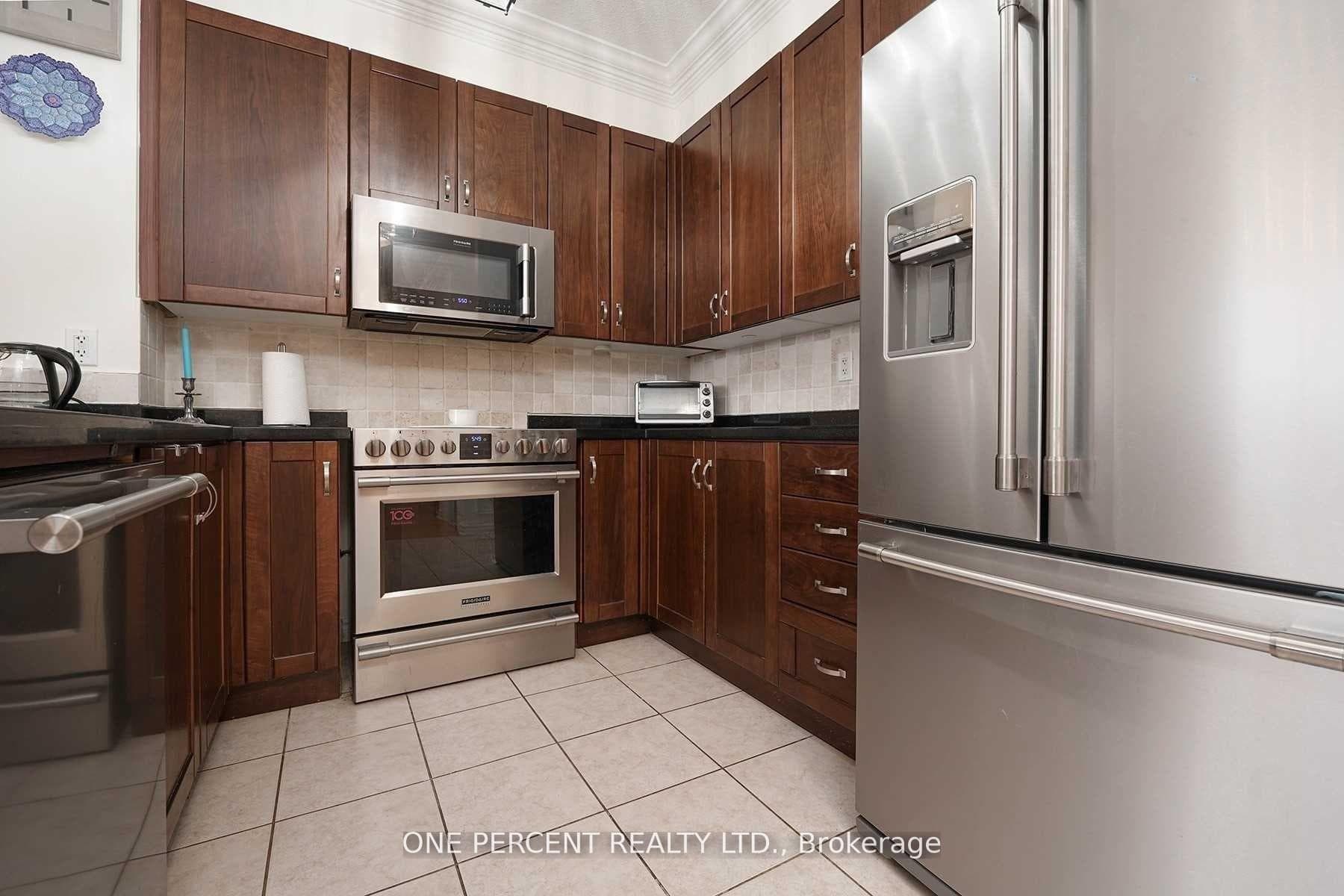 11121 Yonge Street Unit 217 photo 5