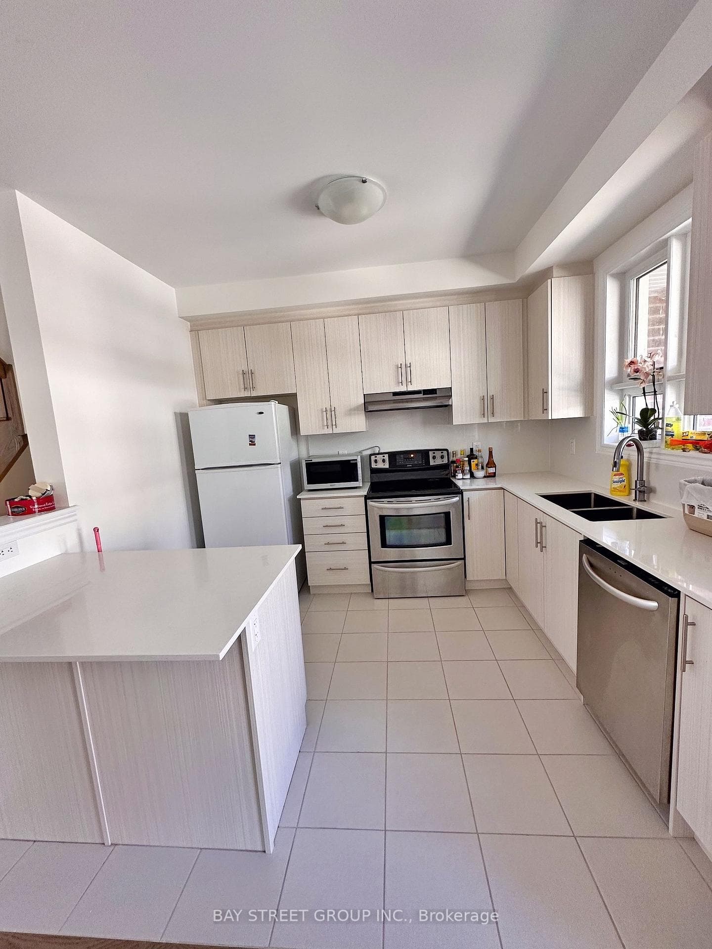 74 Chicago Lane photo 5
