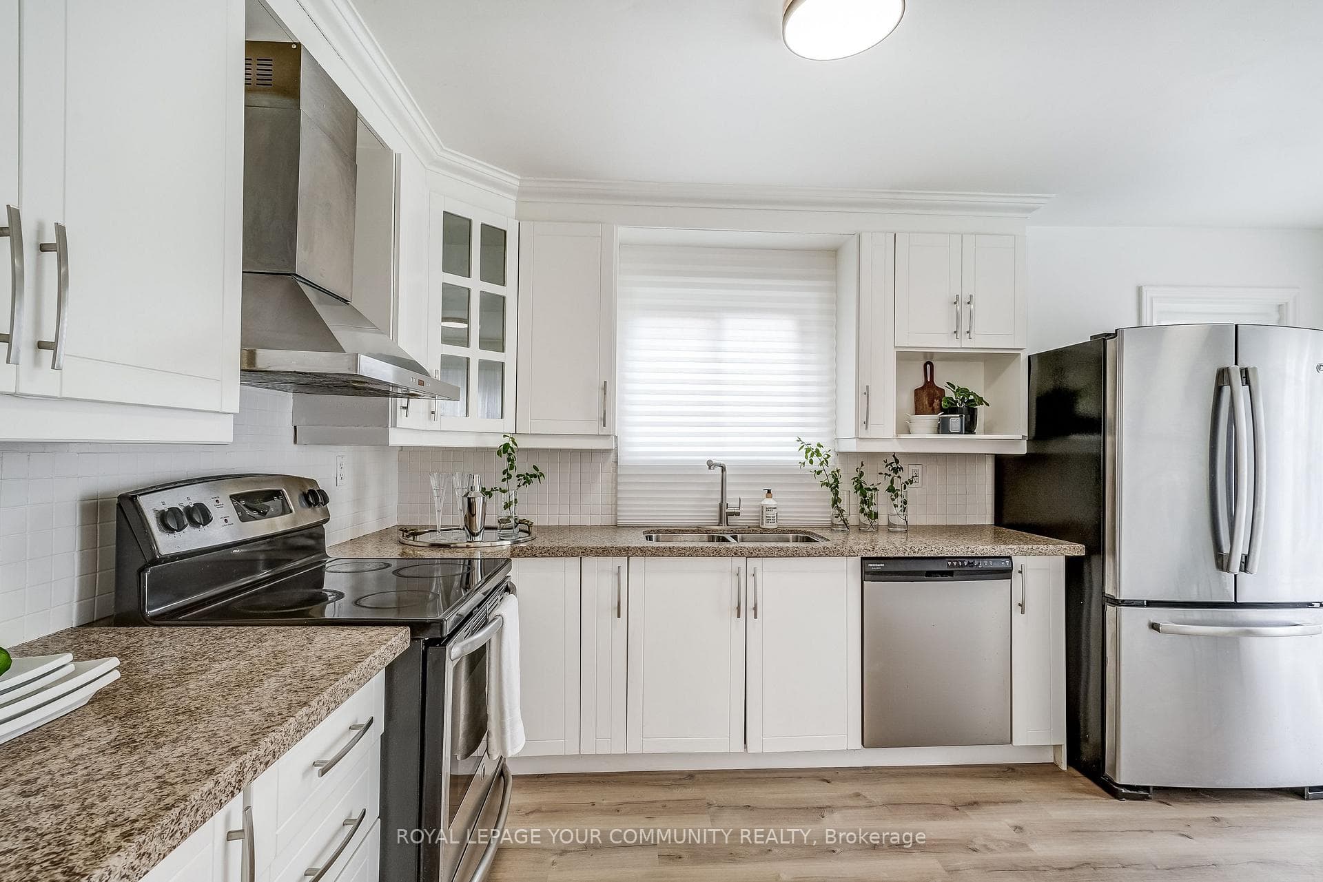 57 Largo Crescent photo 13