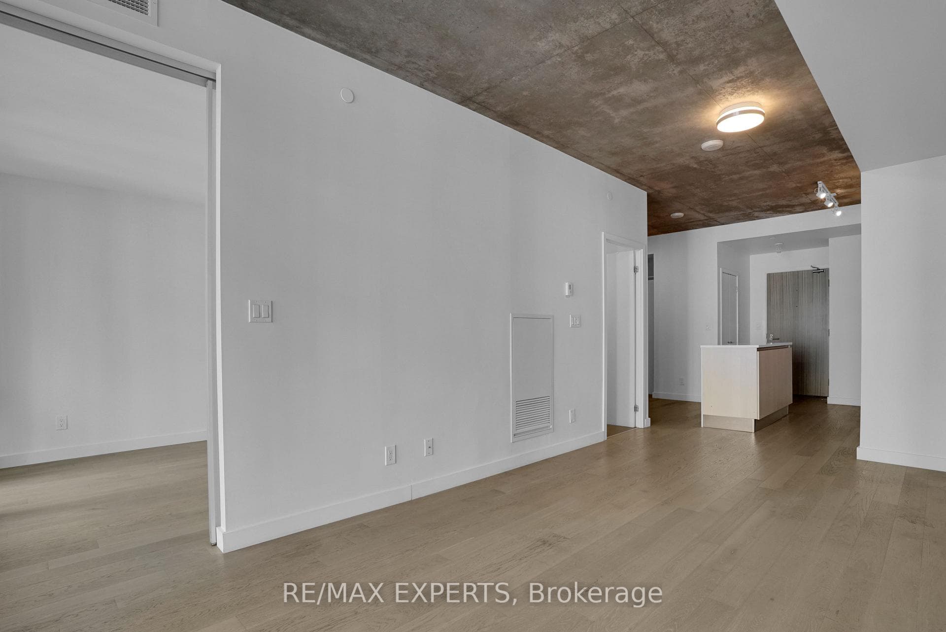 111 Bathurst Street Unit 1118 photo 19