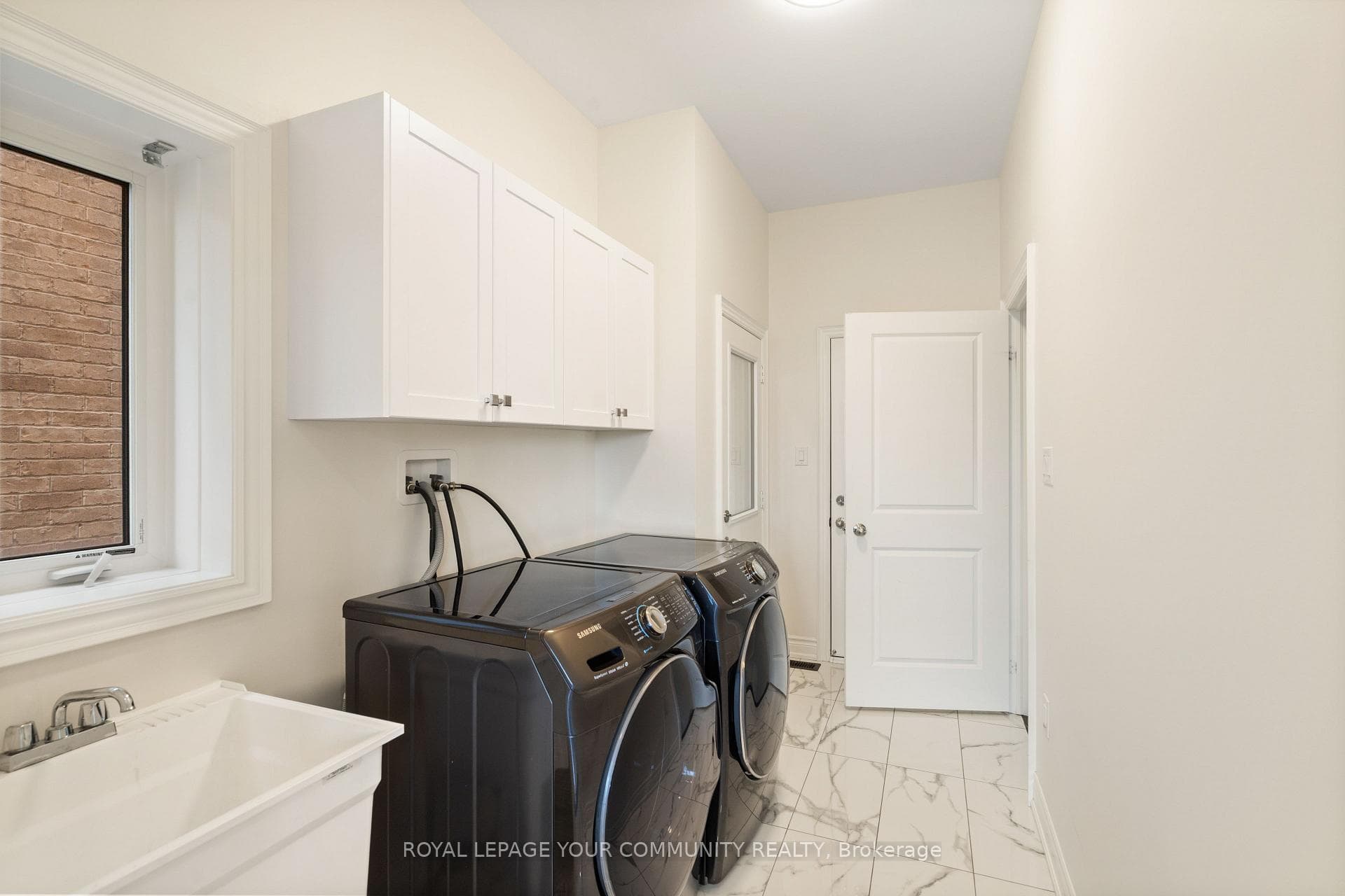 23 Pelee Avenue photo 24