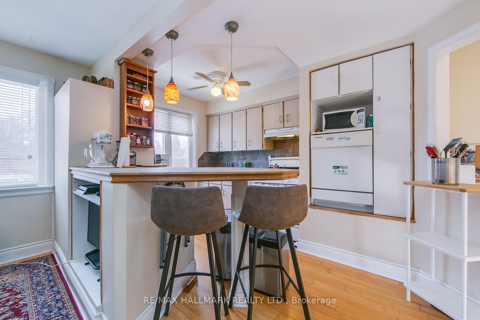 96 Hertle Avenue Unit Upper photo 8
