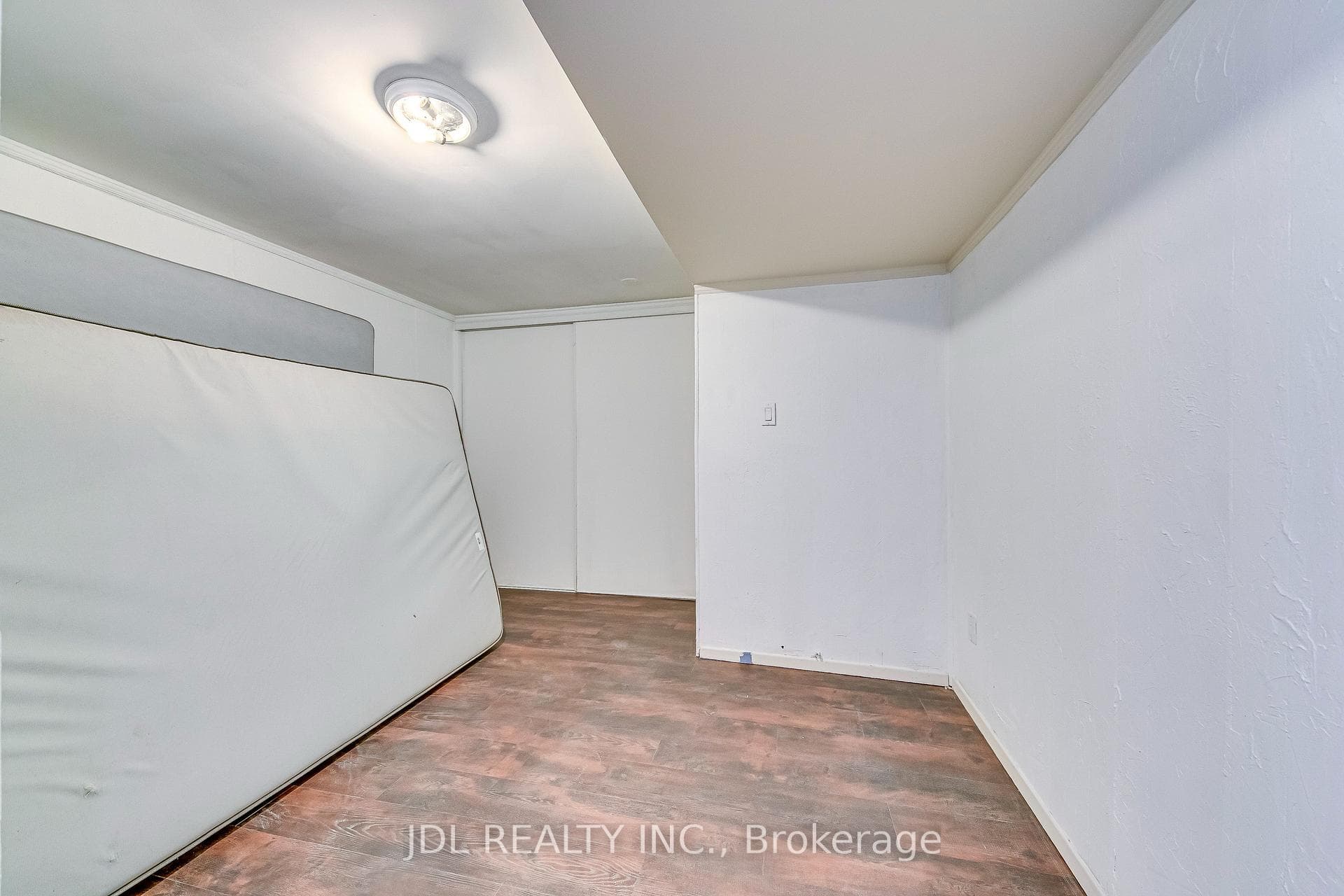 1225 Lambeth Road photo 31