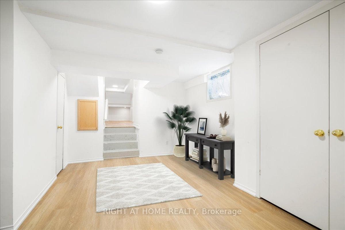 40 Greenspire Road photo 25