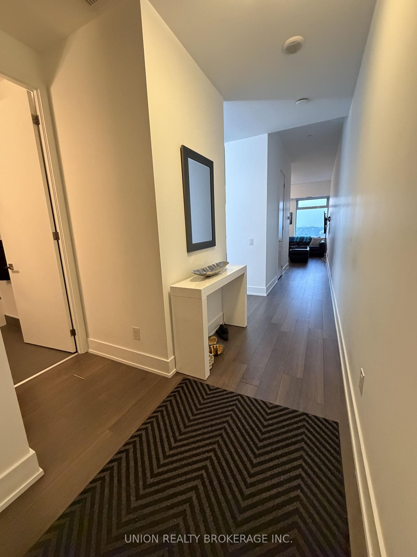 111 St. Clair Avenue Unit 1527 photo 3