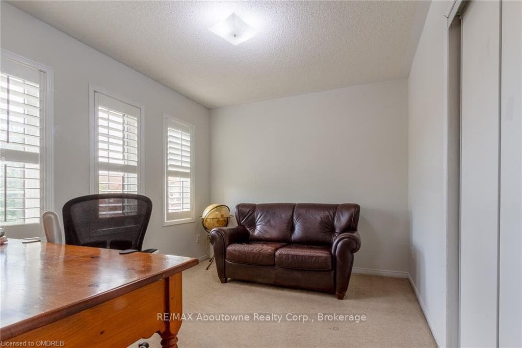 2292 SADDLECREEK Crescent photo 28