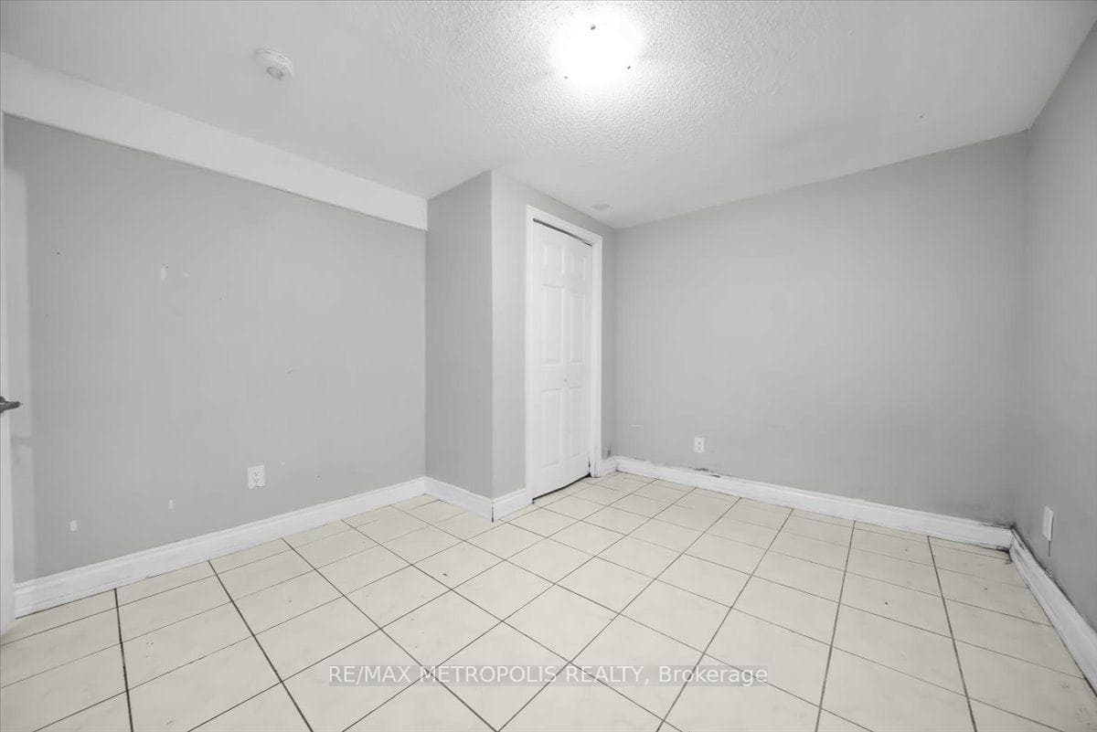 39 Jellicoe Crescent photo 45