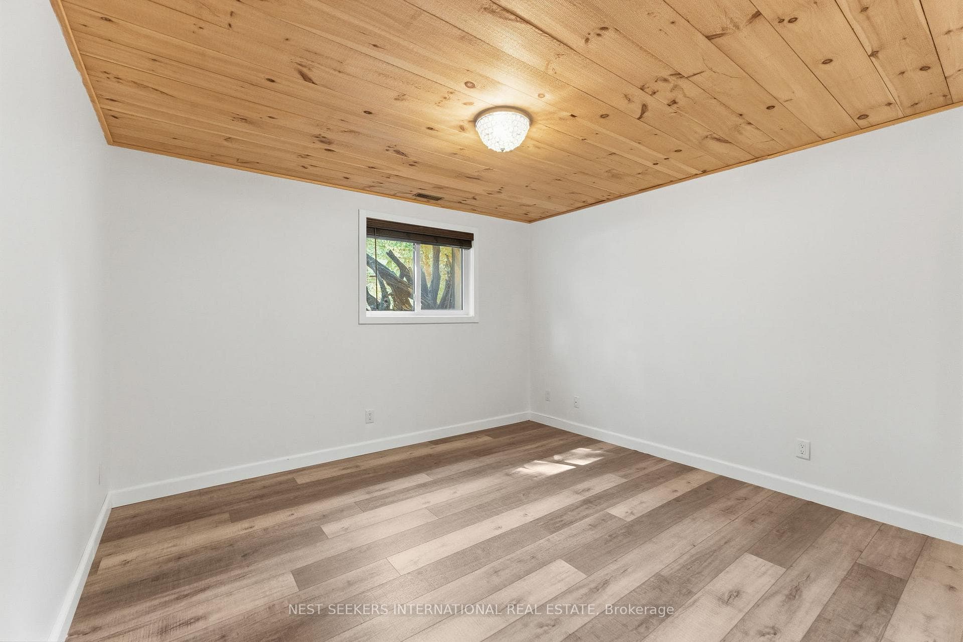 3184 Ravenscliffe Road photo 25