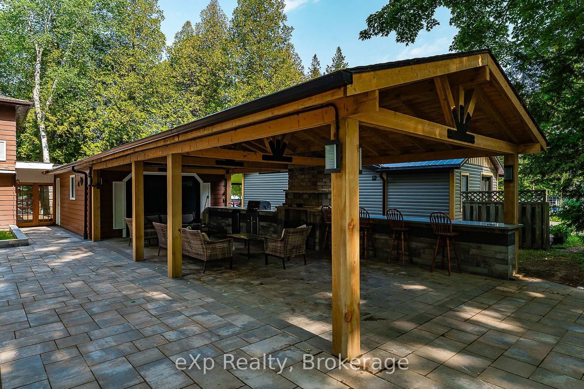 170 Francis Drive photo 4