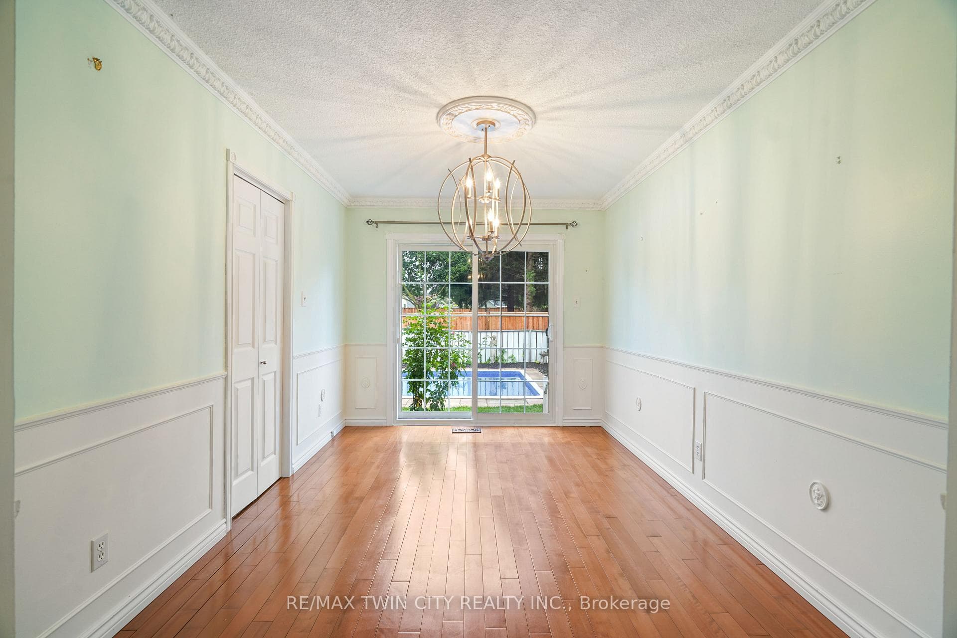 57 Ashgrove Avenue photo 15