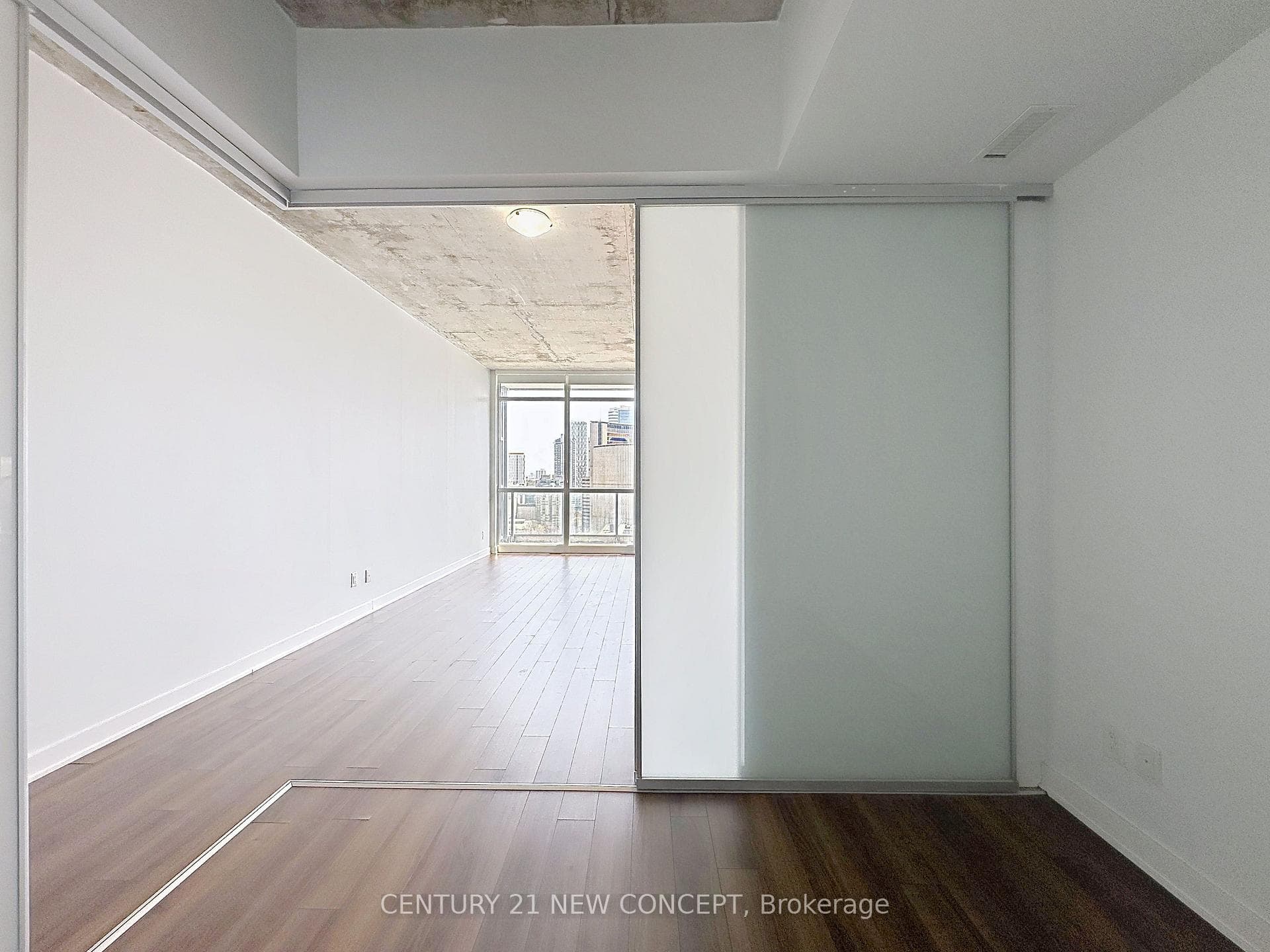 210 Simcoe Street Unit 1909 photo 24