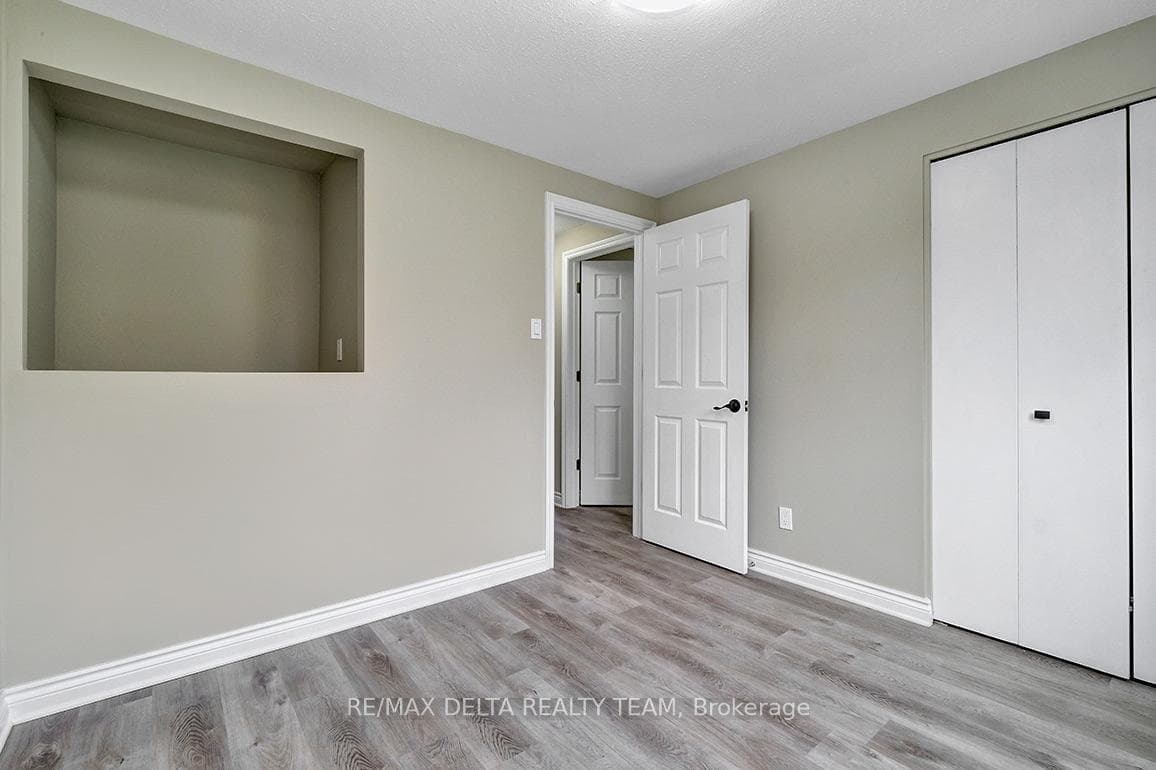 397 Phoenix Crescent photo 29