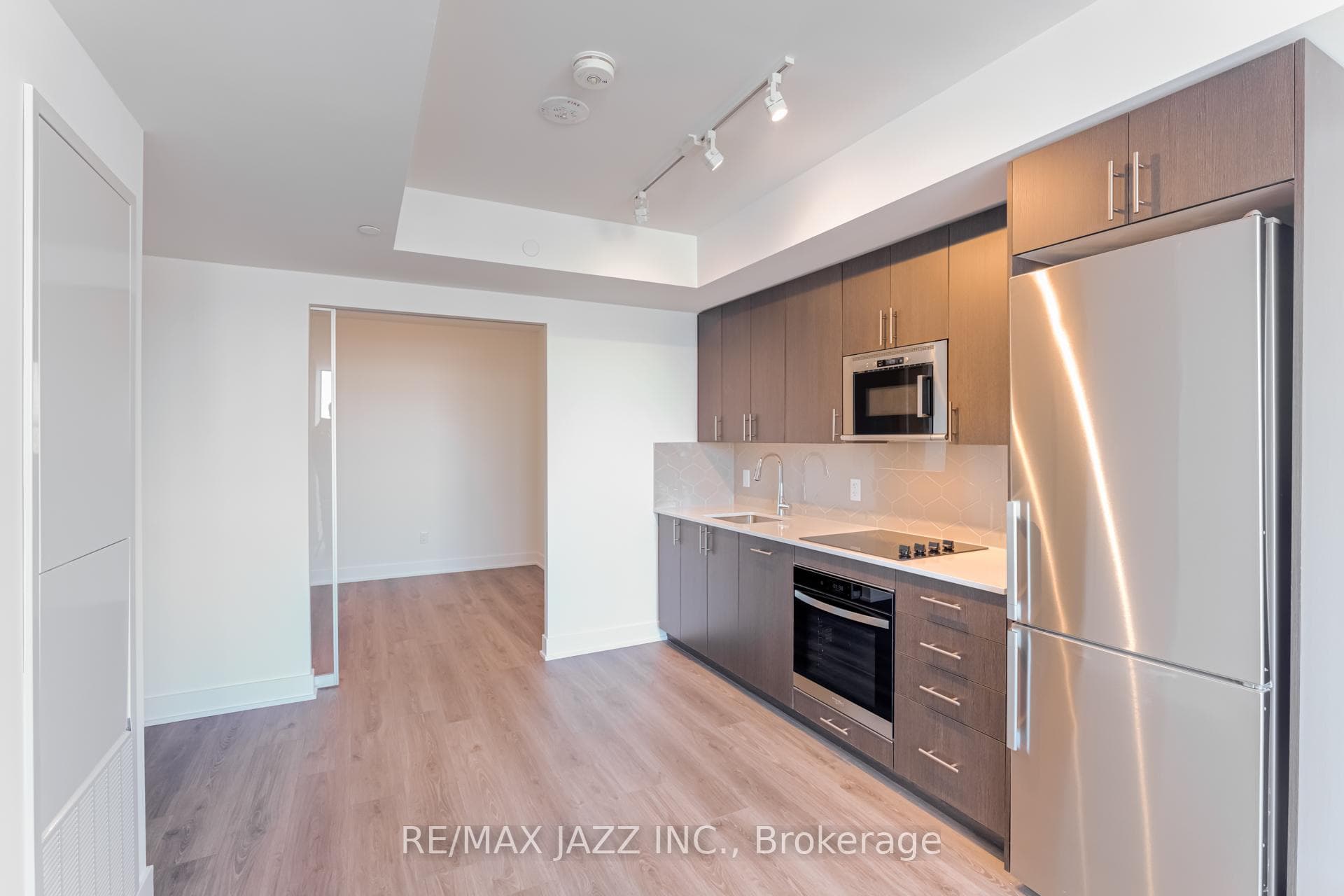 2545 Simcoe Street Unit 2102 photo 18