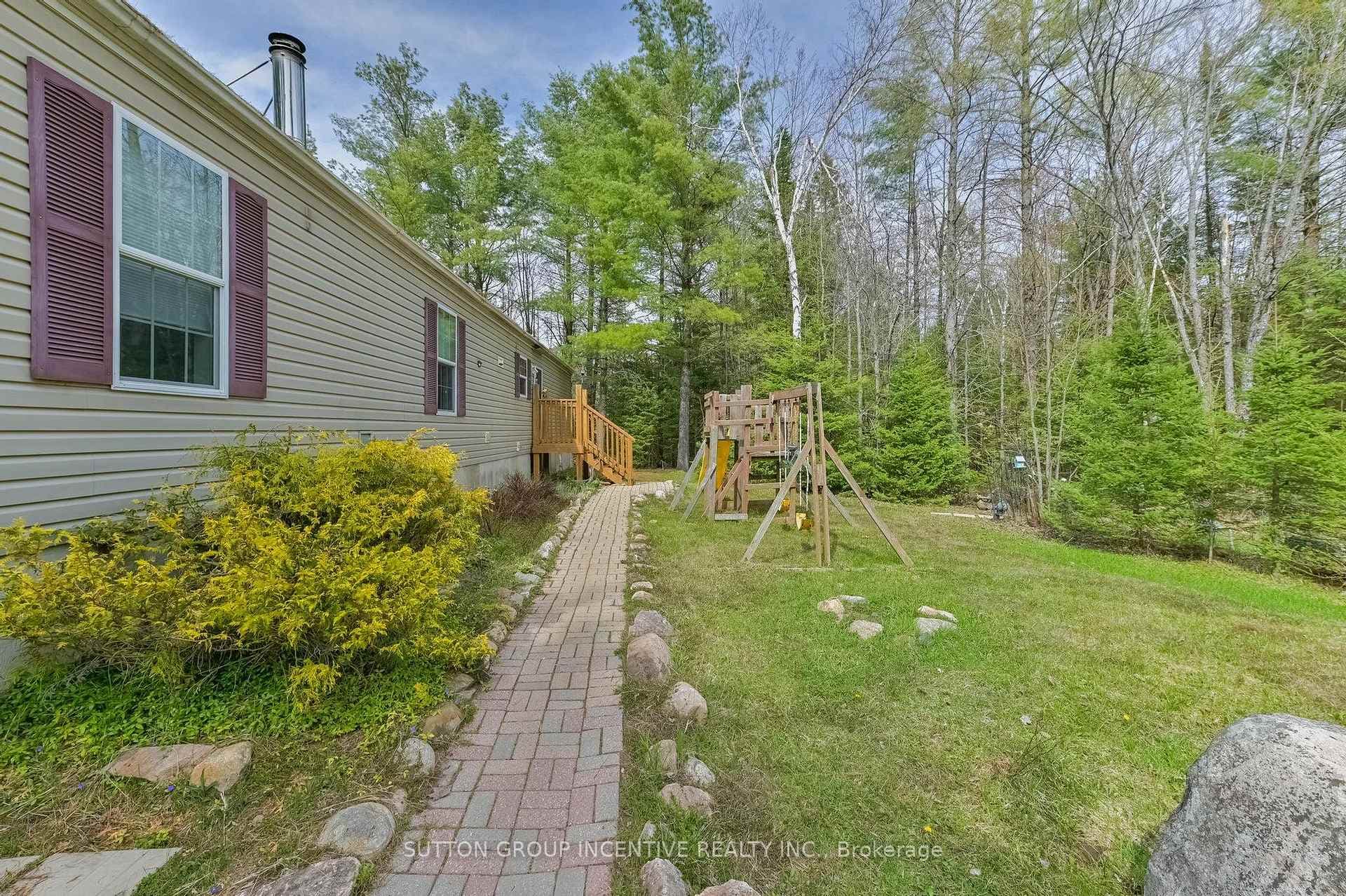 151 Boundary Road photo 3