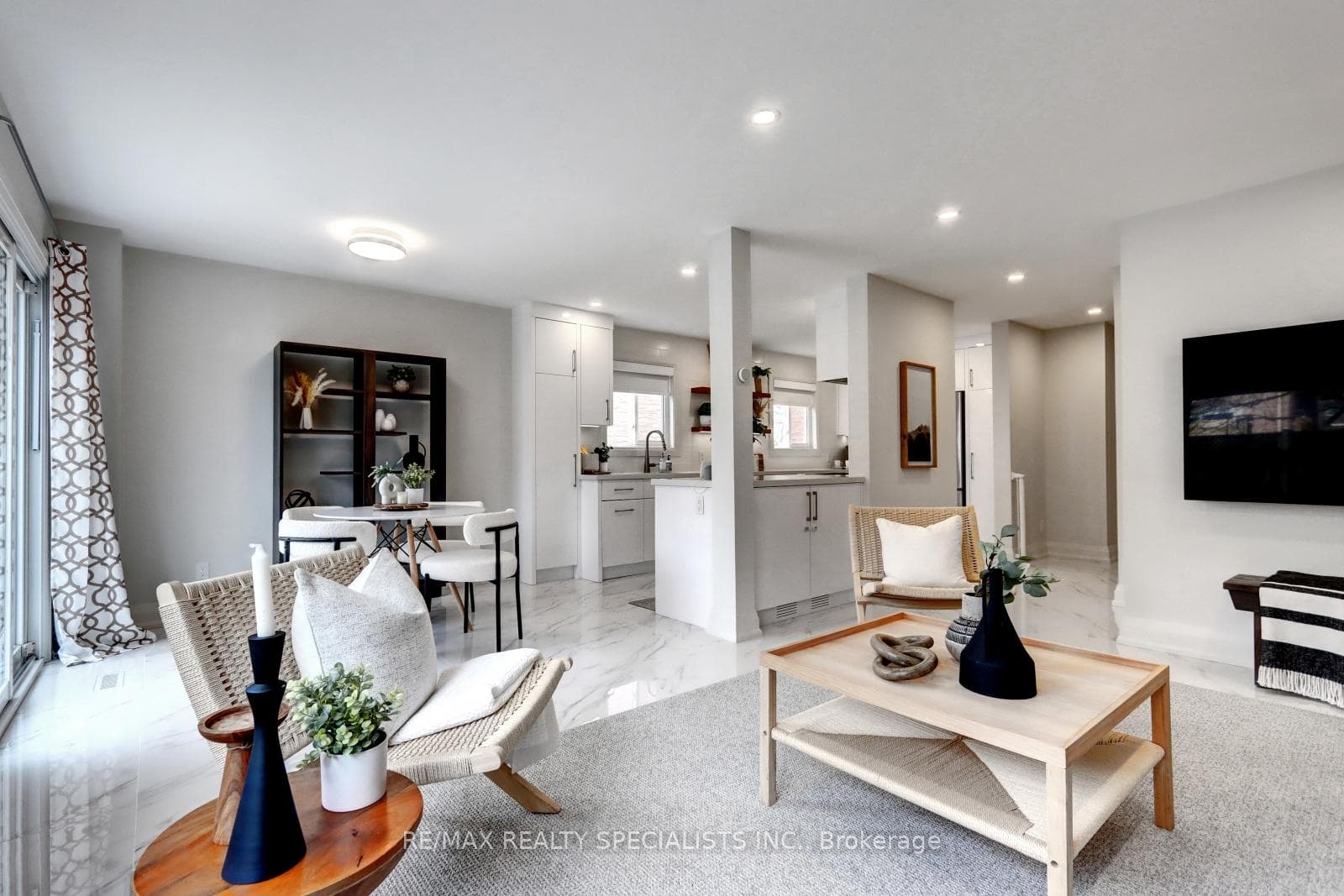 25 Rushmore Crescent photo 10