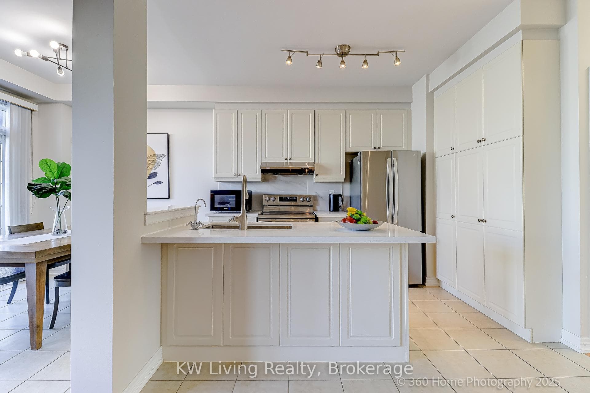 157 Hammersly Boulevard photo 6