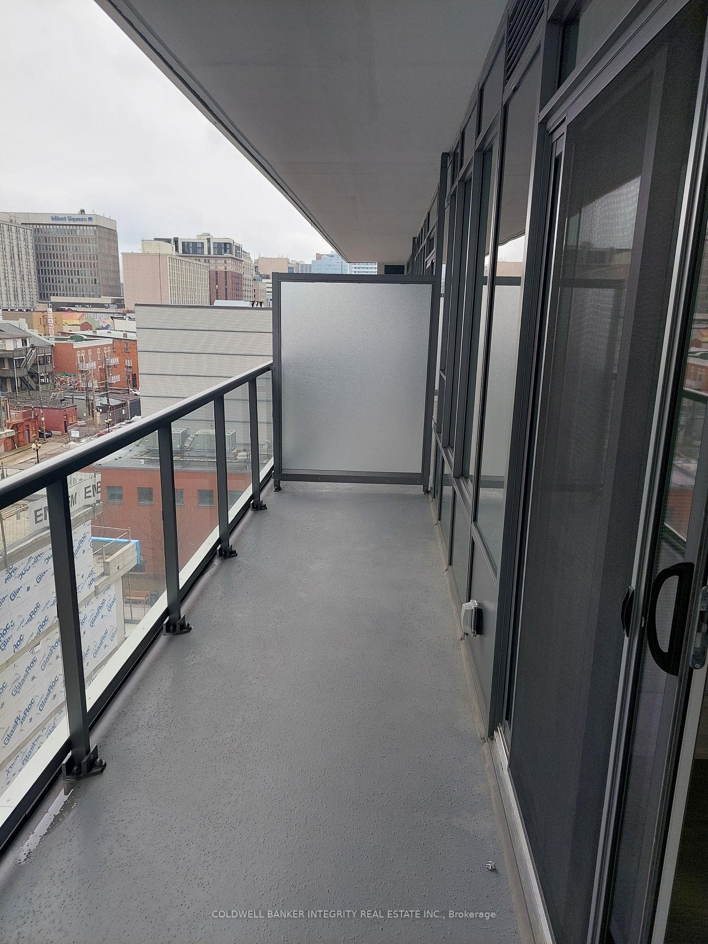212 King William Street Unit 813 photo 10