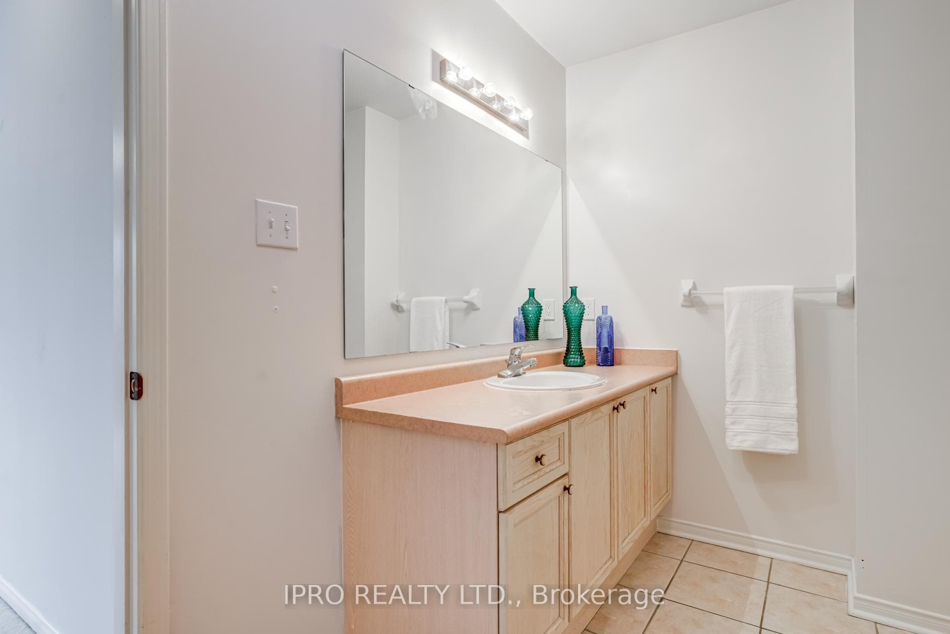 3076 Wrigglesworth Crescent photo 19