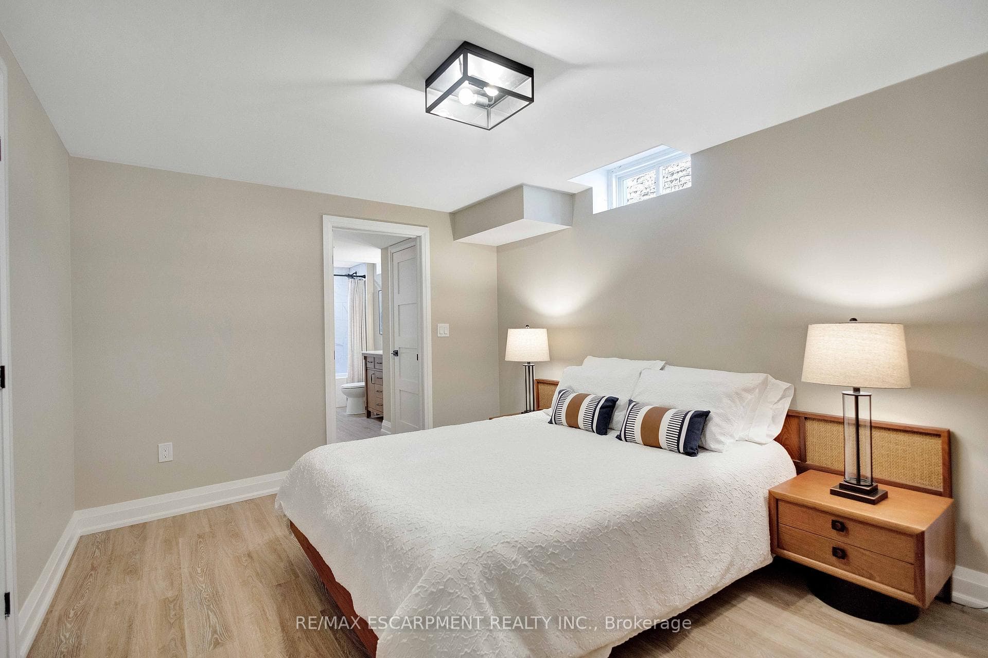 5255 Lakeshore Road Unit 57 photo 31