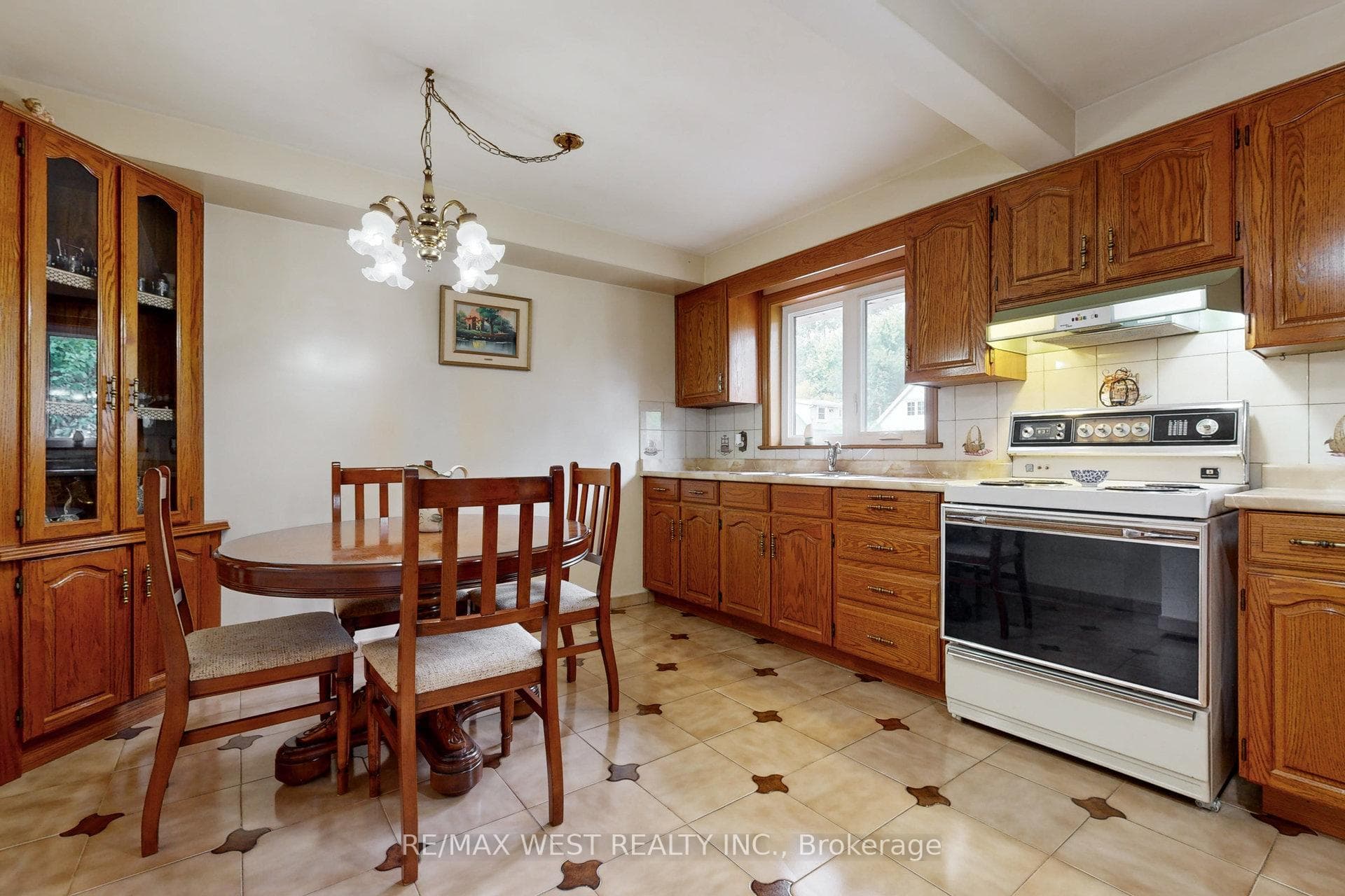 60 Parkchester Road photo 14
