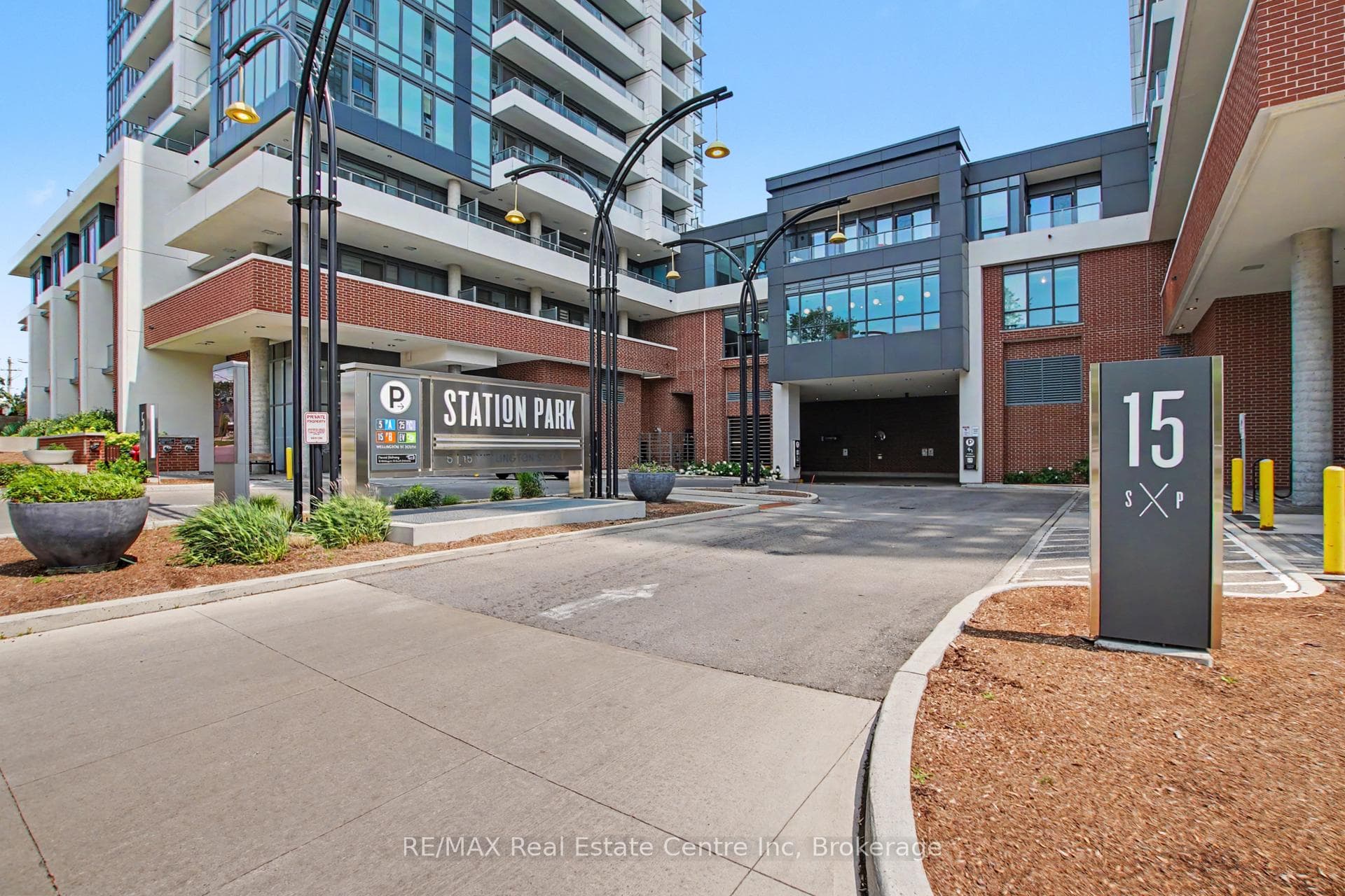 15 WELLINGTON Street Unit 2214 photo 4