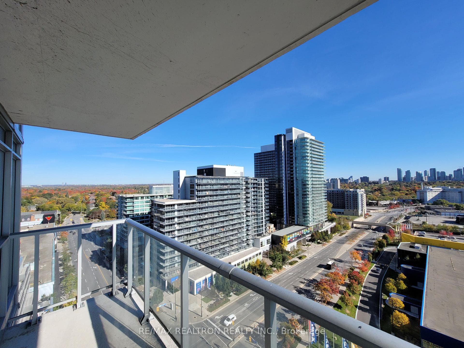 121 Mcmahon Drive Unit 1801 photo 14