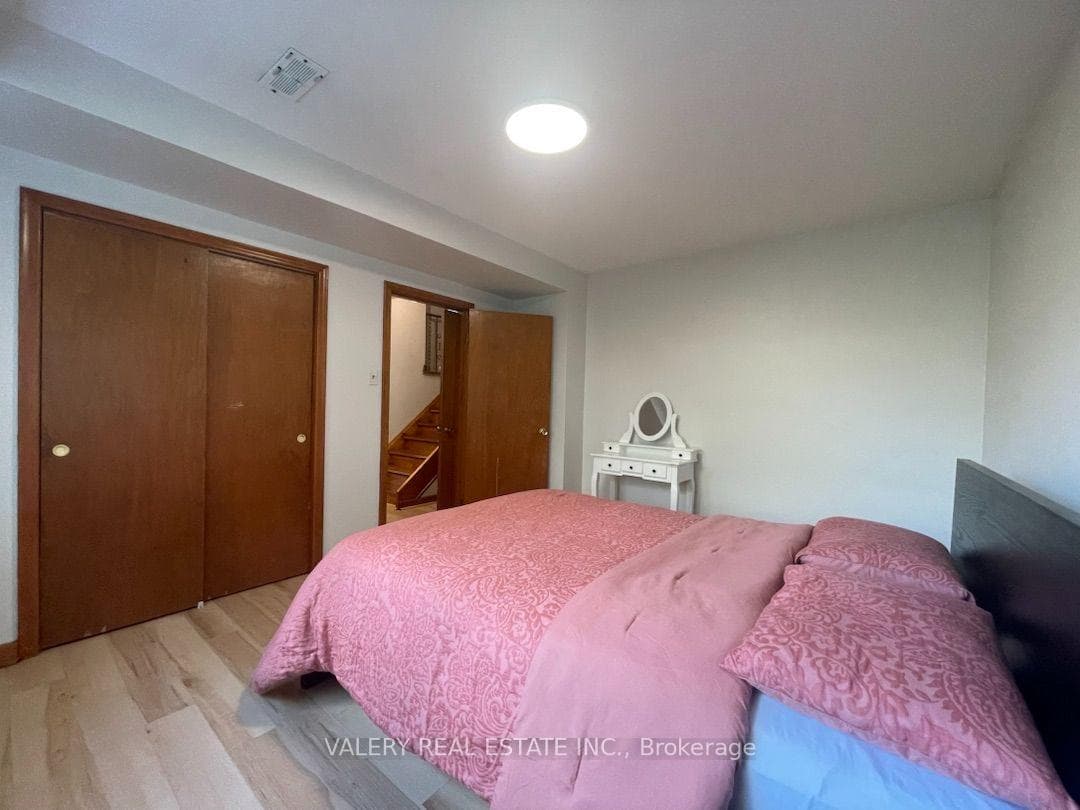 3 Bondhead Place Unit 2 photo 10