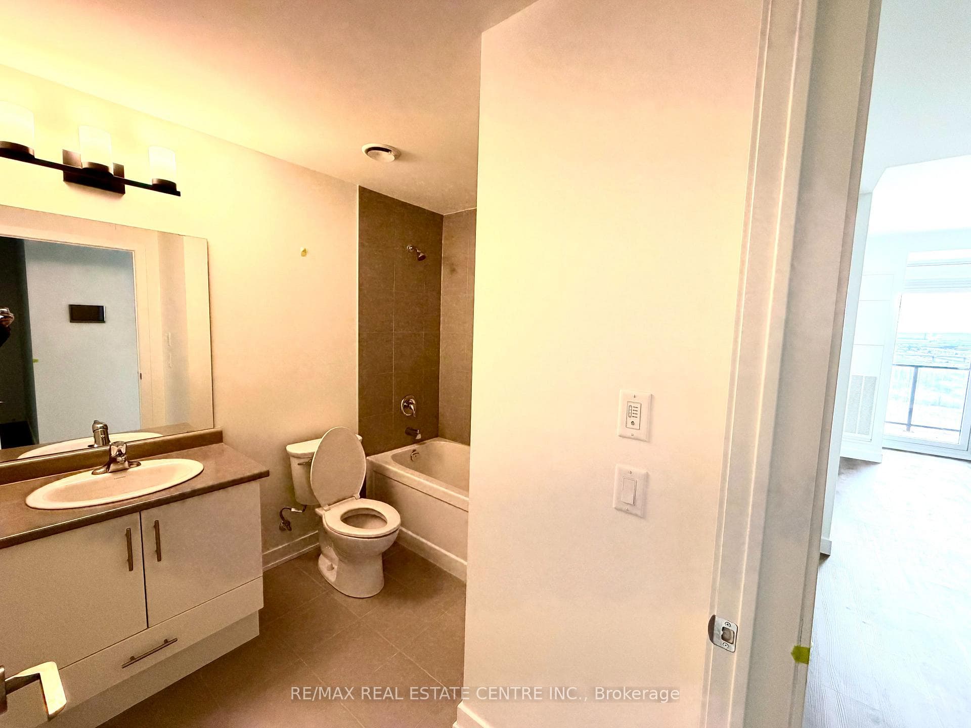461 Green Road Unit 909 photo 8