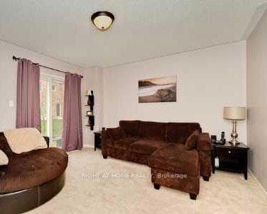 361 Aspendale Crescent photo 8