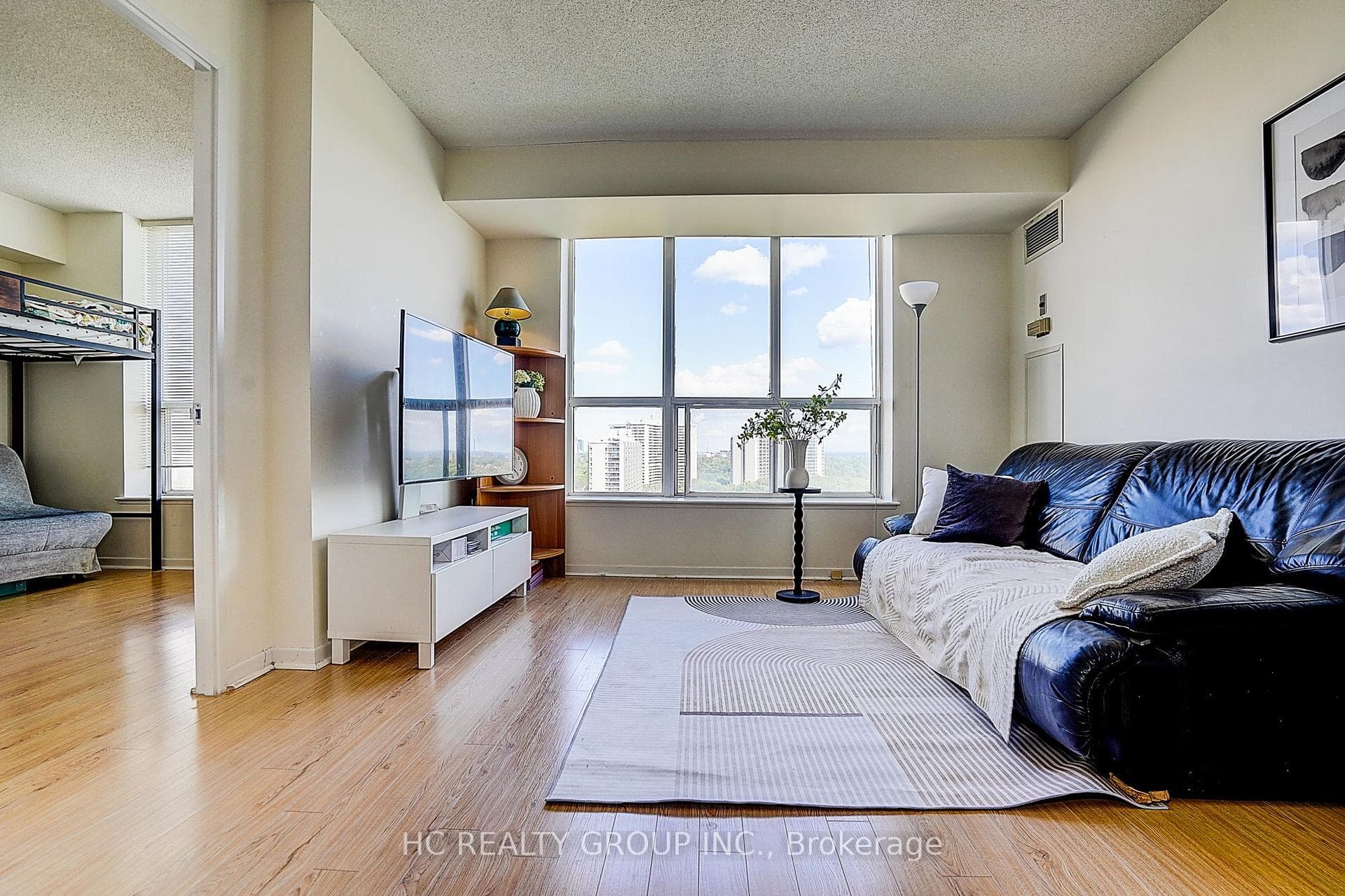 21 Overlea Boulevard Unit 1602 photo 5