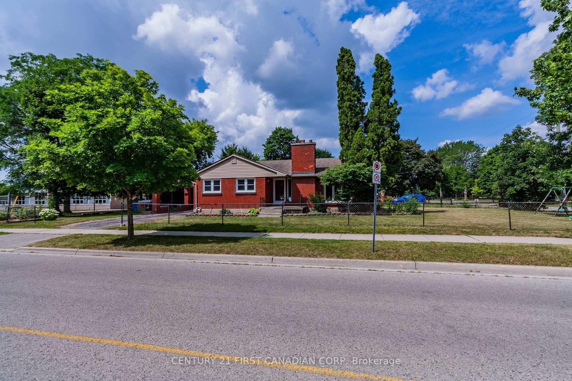 1721 Moffatt Avenue photo 5