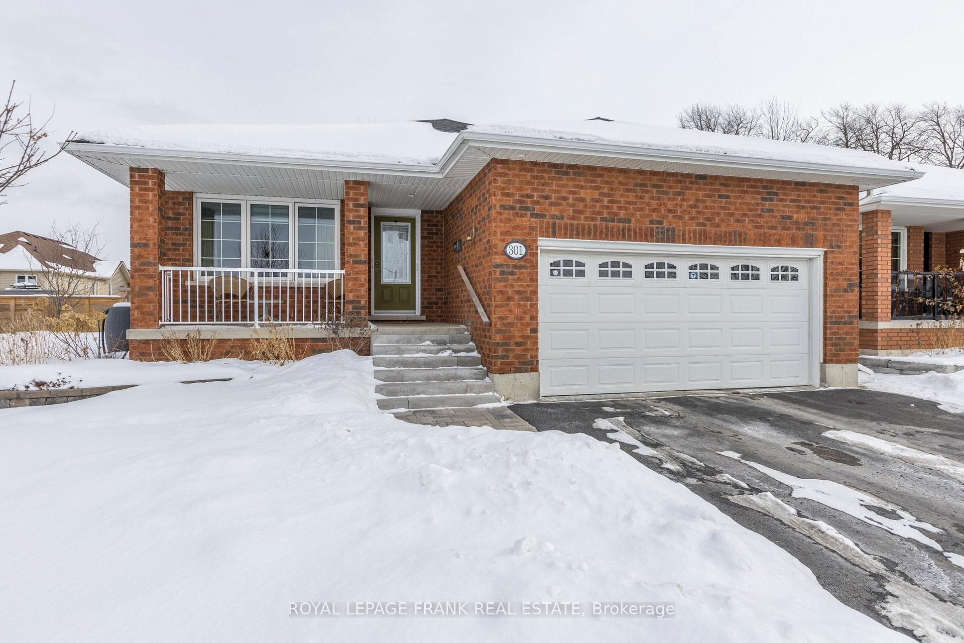301 Bianco Crescent photo 2